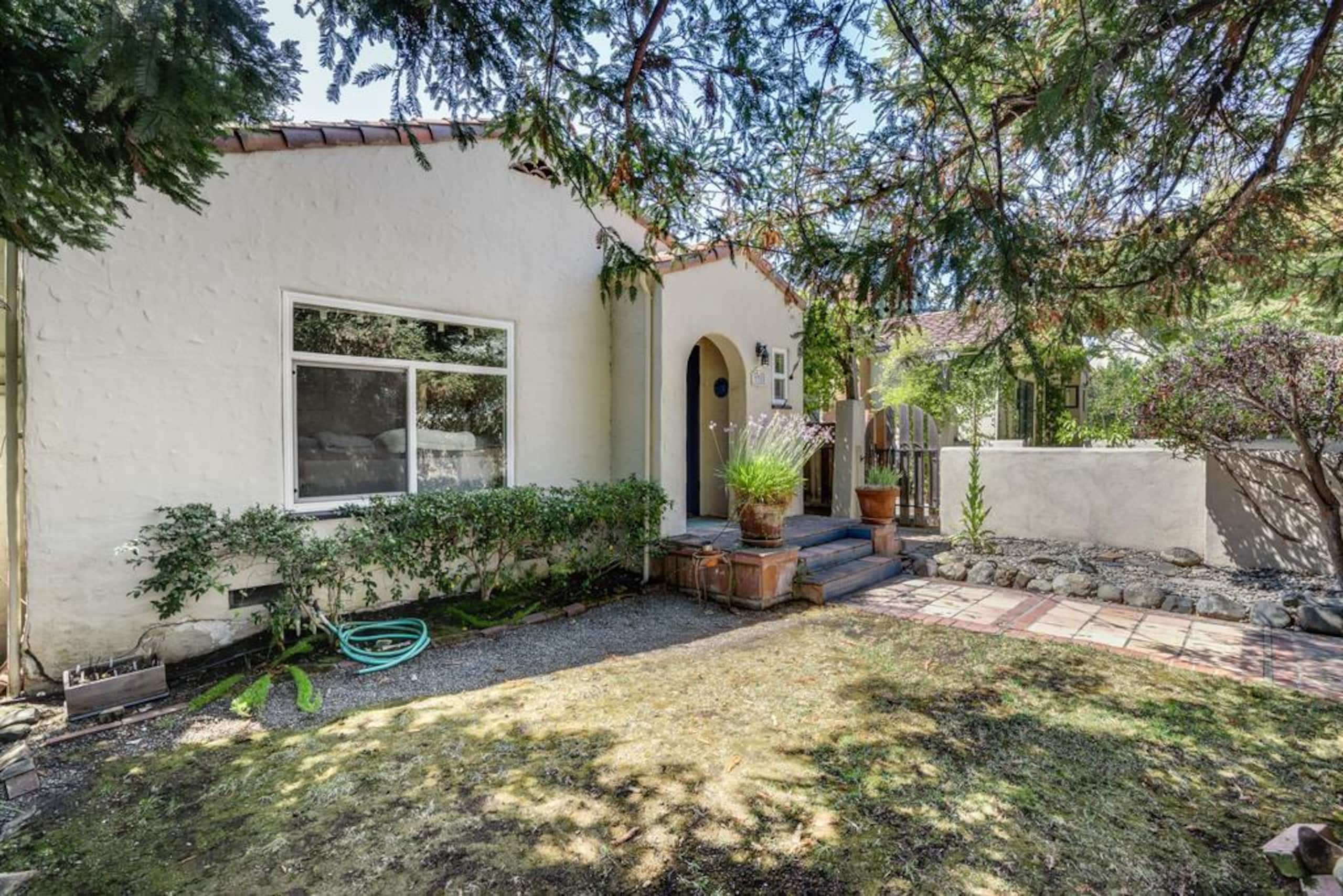 Cozy Palo Alto Cottage Near Stanford - Photo 16