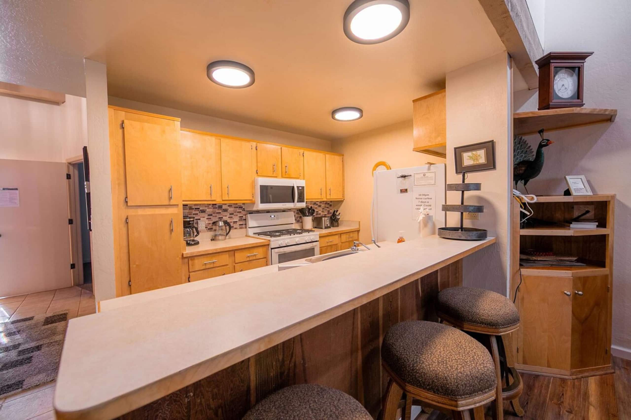 Creekside Chalet, Stay for 6 - Photo 5