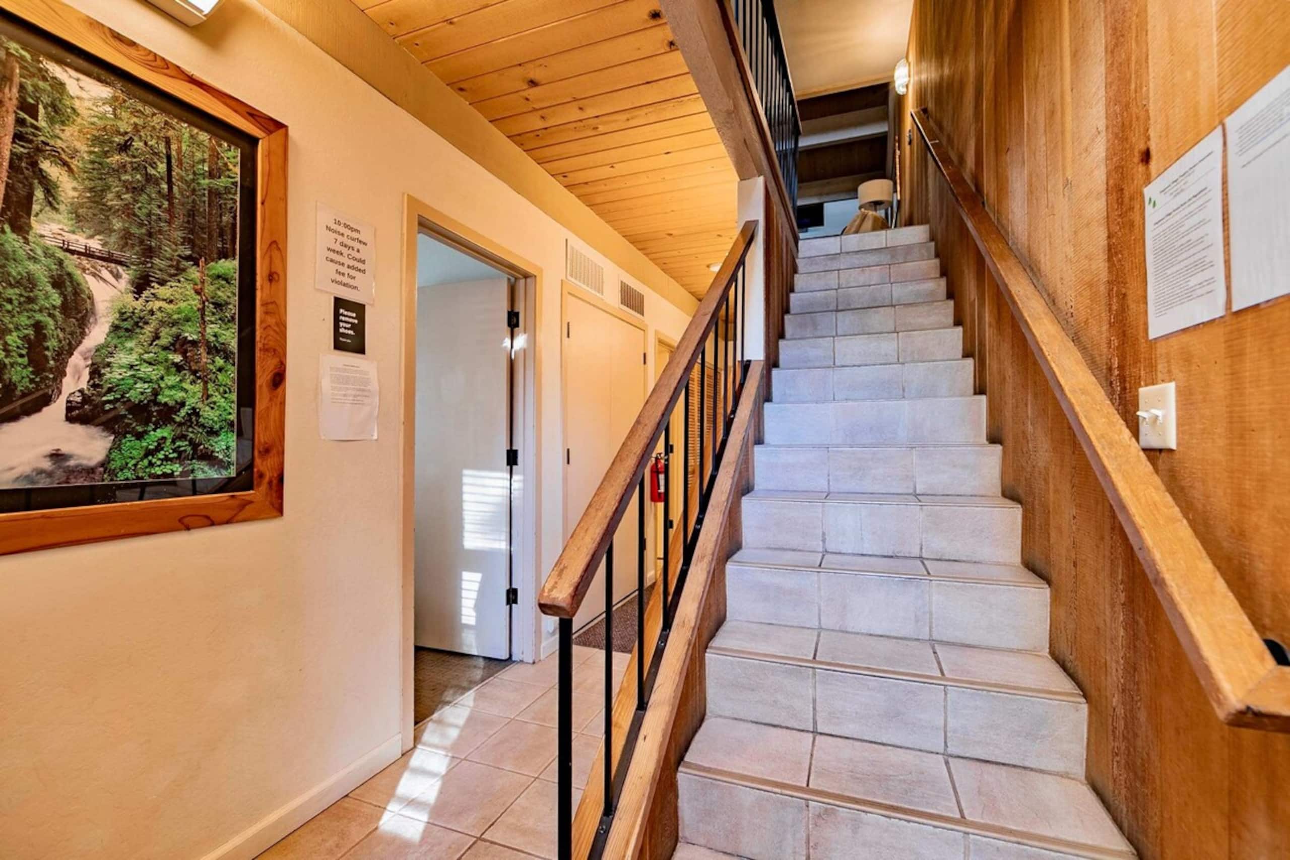 Creekside Chalet, Stay for 6 - Photo 13