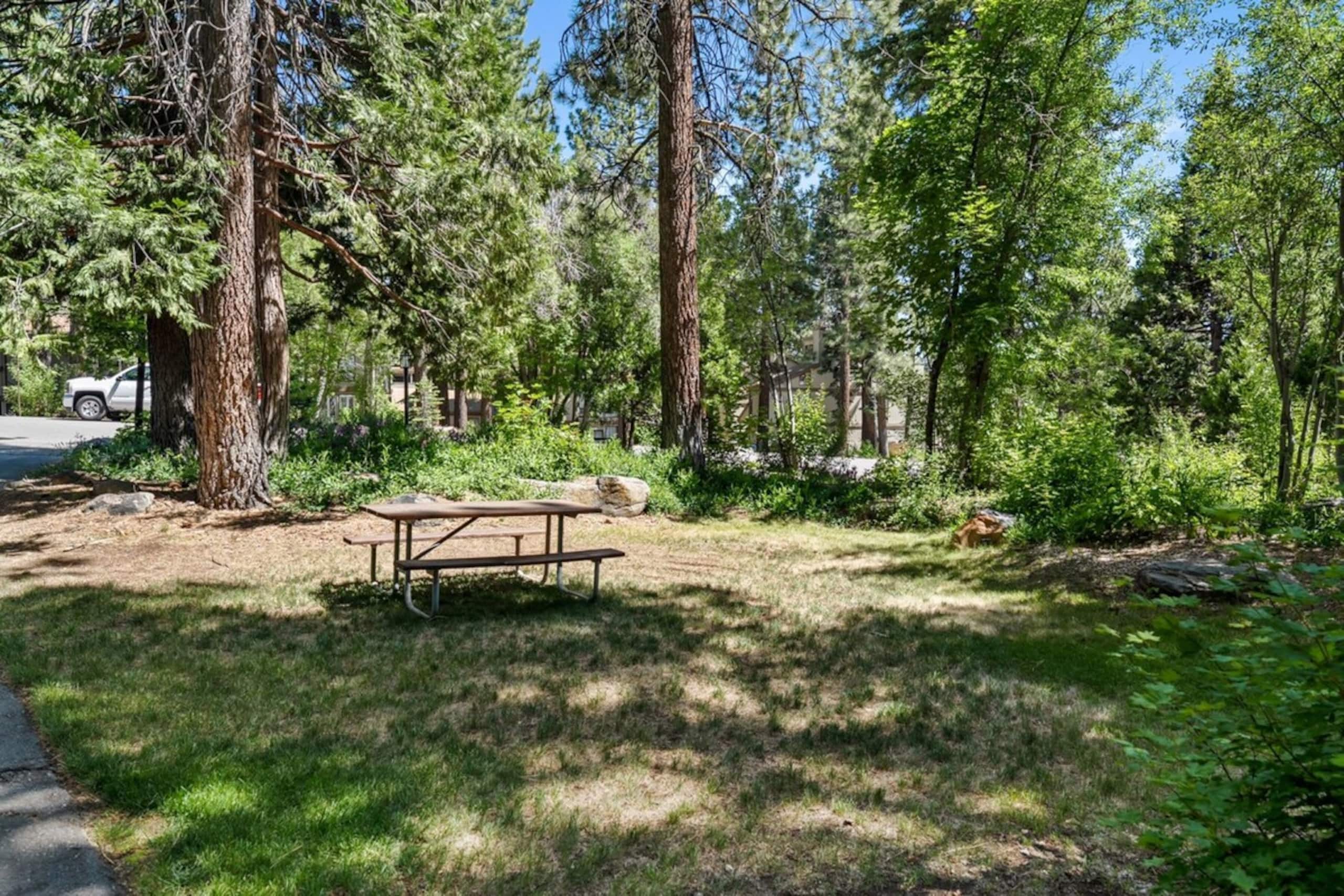Creekside Chalet, Stay for 6 - Photo 37
