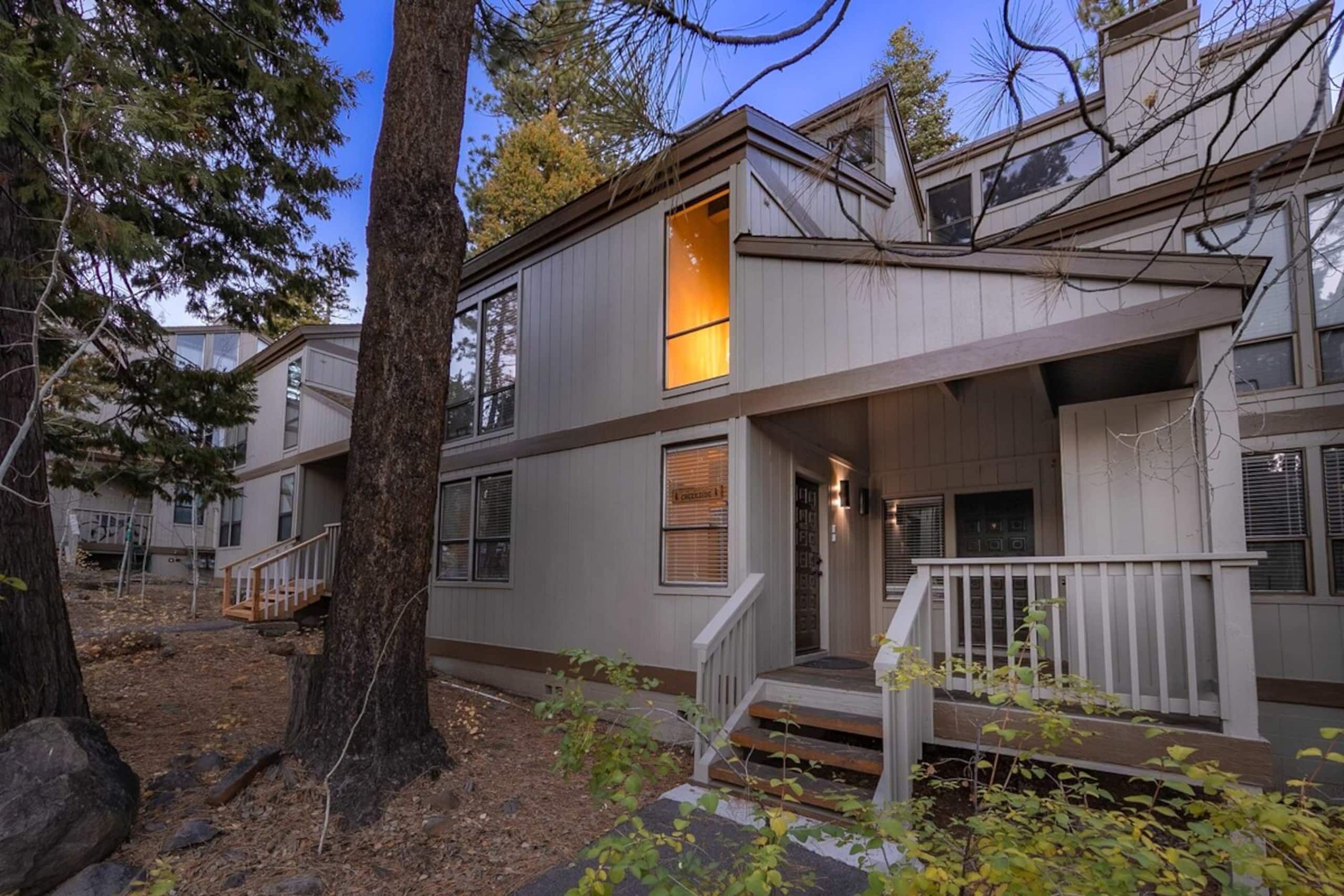 Creekside Chalet, Stay for 6 - Photo 22
