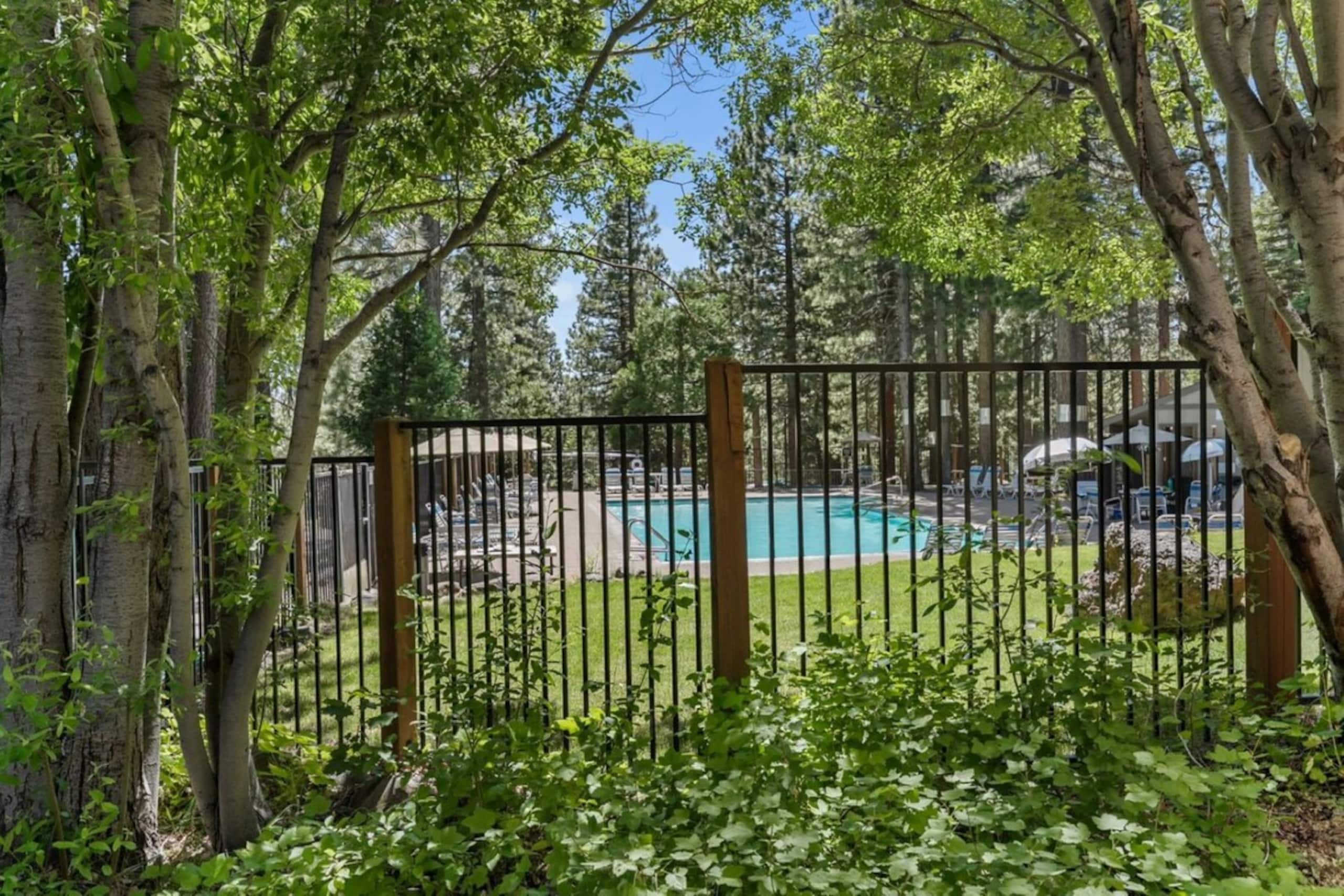 Creekside Chalet, Stay for 6 - Photo 27