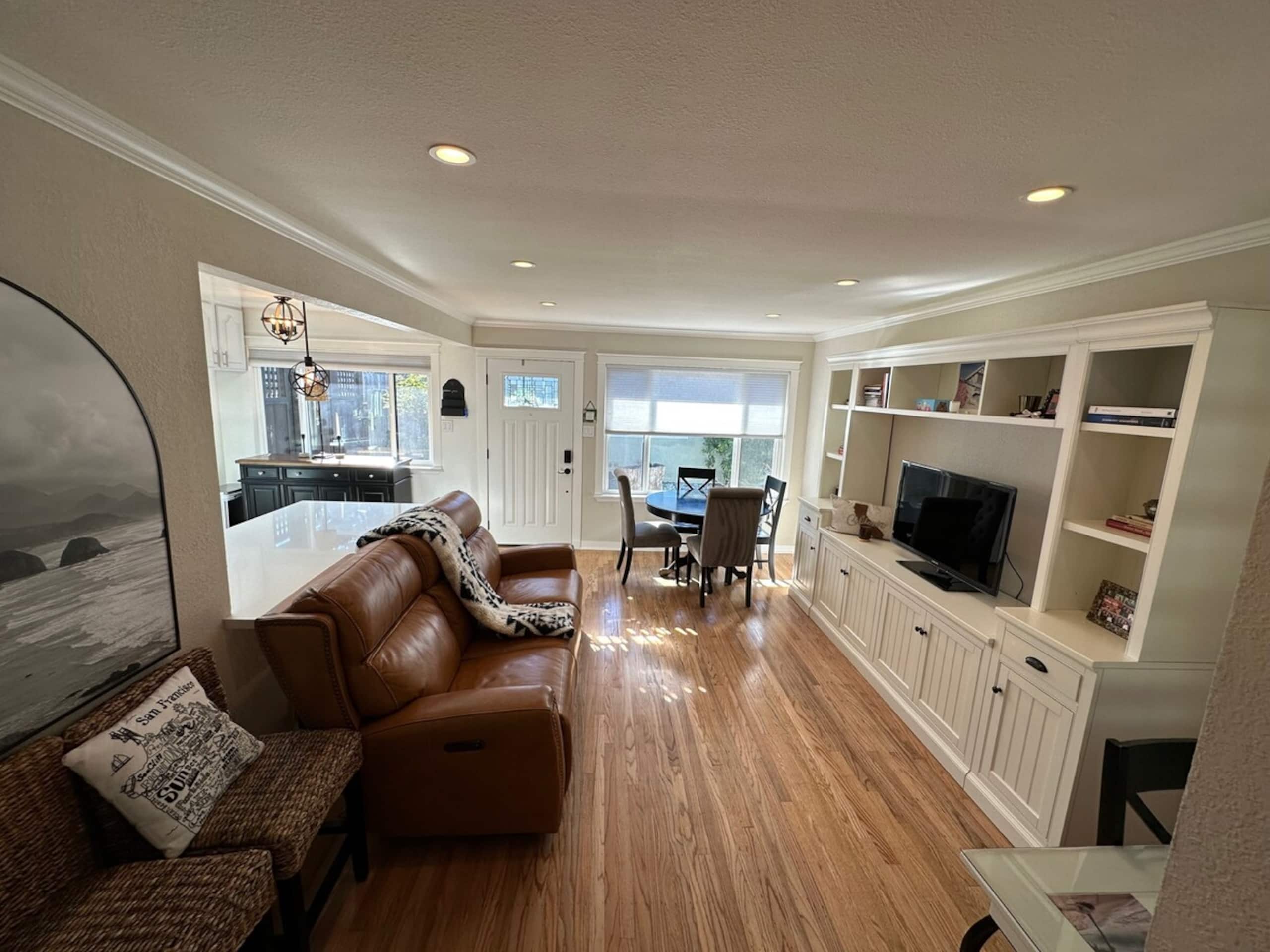 Cozy 2 Bedroom Home, Dog Friendly, w/Private Yard - Photo 6