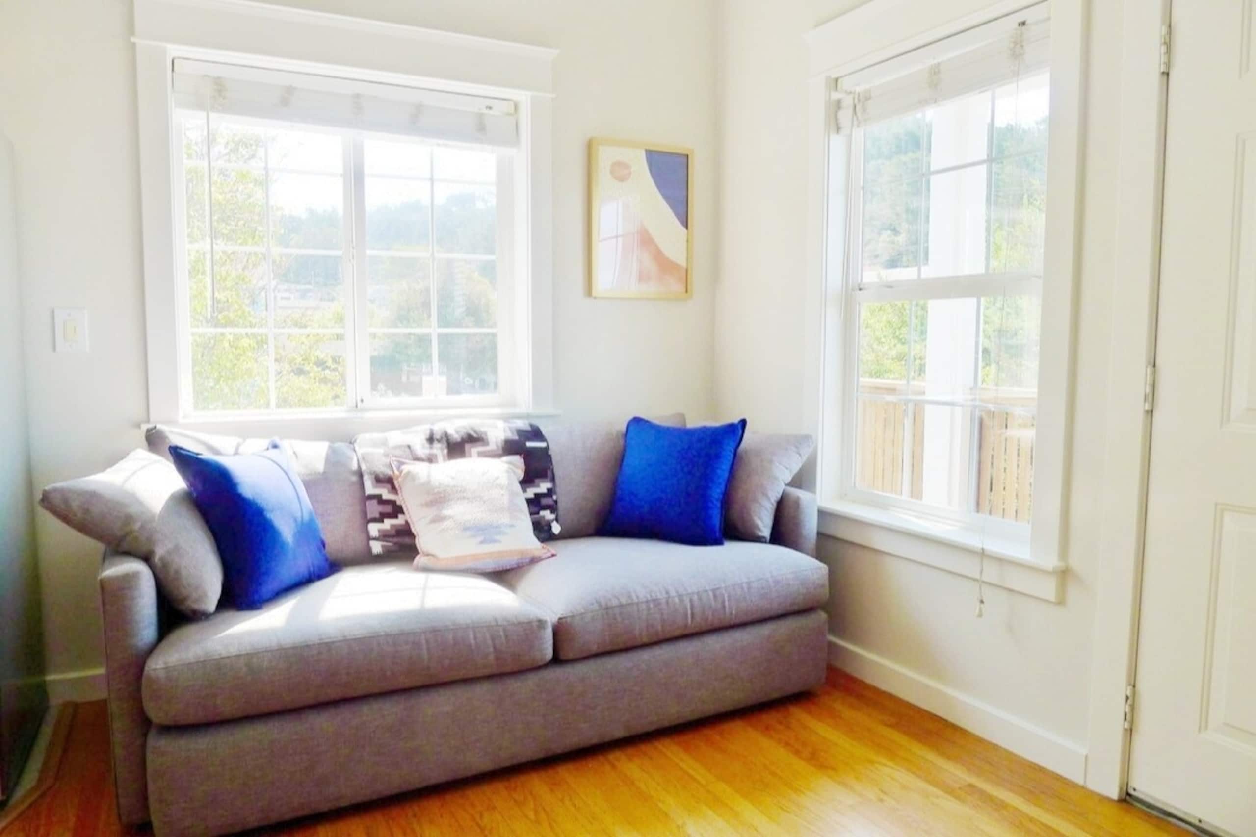 Brighton Beach Cottage, One Bedroom plus Loft - Photo 2
