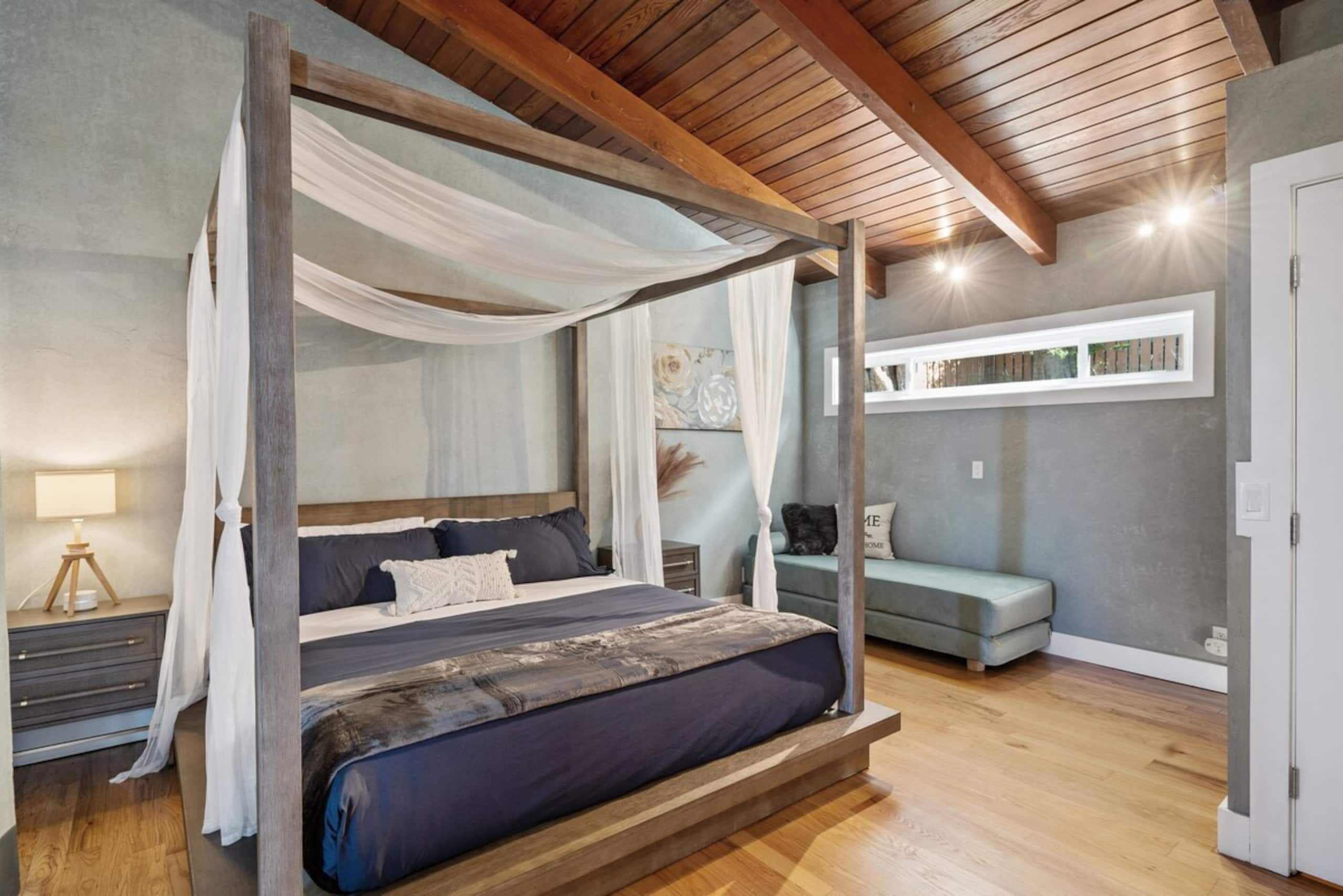 Stylish 3BR Pacifica Home, Stunning Ocean View - Photo 28