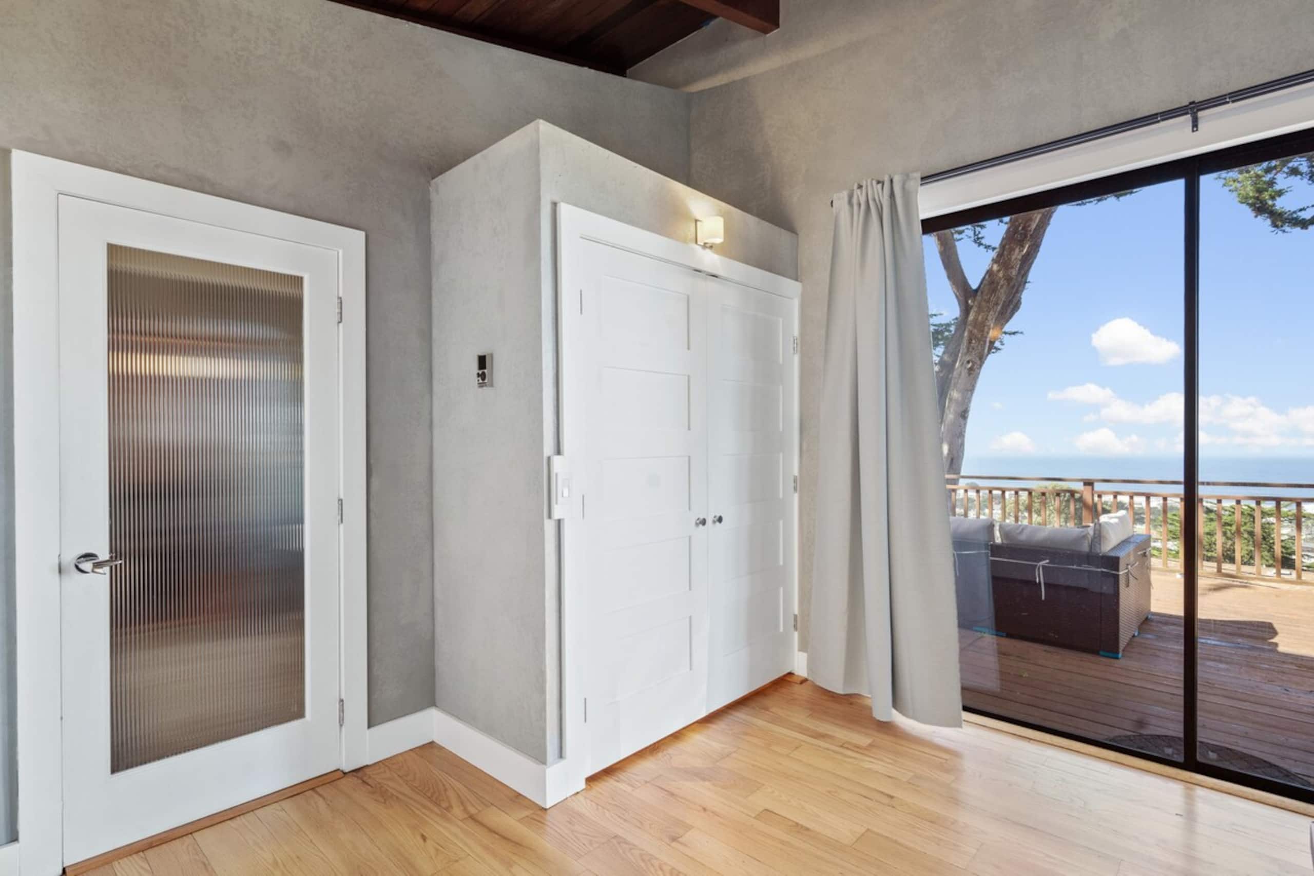 Stylish 3BR Pacifica Home, Stunning Ocean View - Photo 29