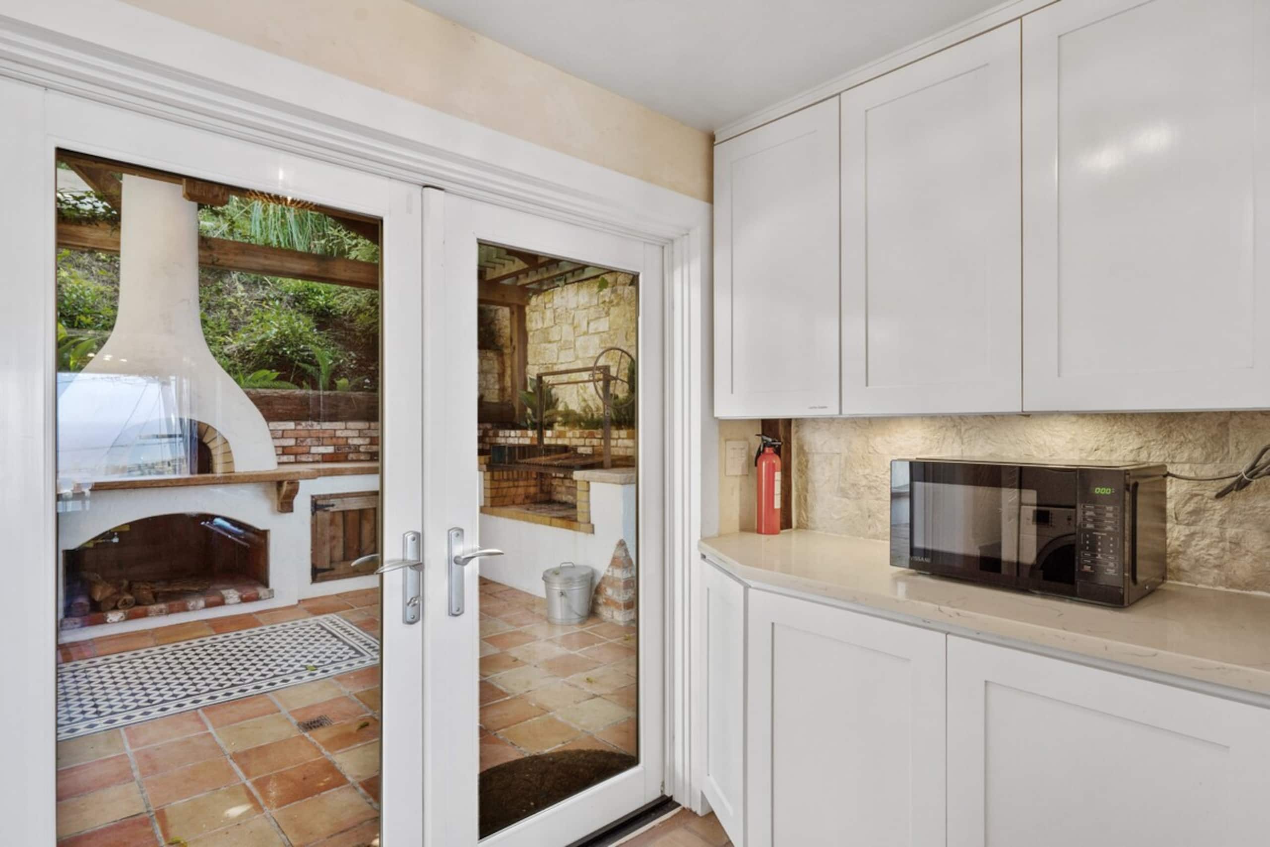 Stylish 3BR Pacifica Home, Stunning Ocean View - Photo 64