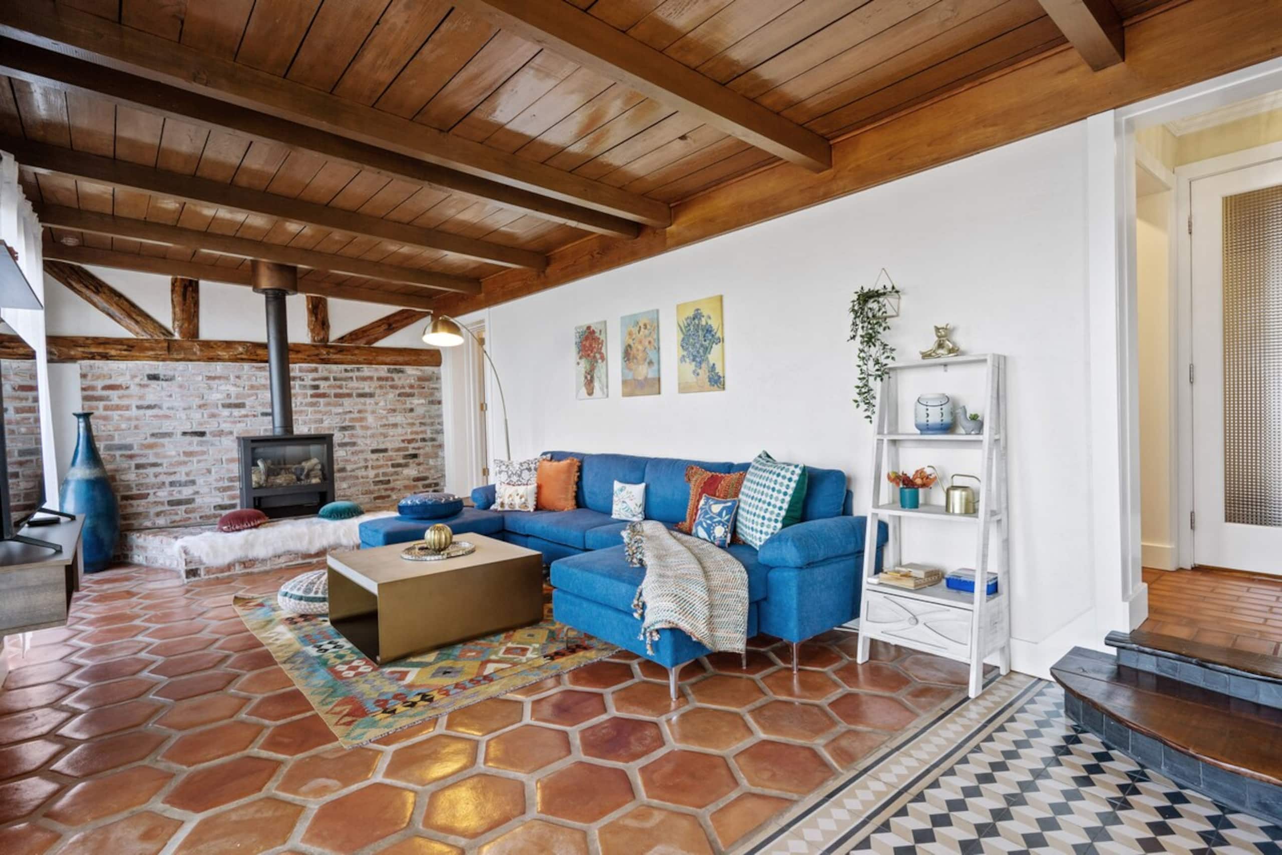 Stylish 3BR Pacifica Home, Stunning Ocean View - Photo 5