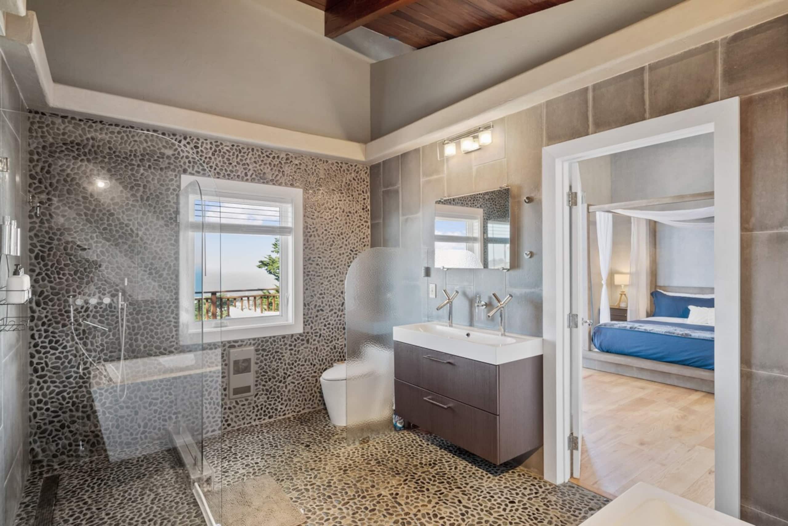 Stylish 3BR Pacifica Home, Stunning Ocean View - Photo 36