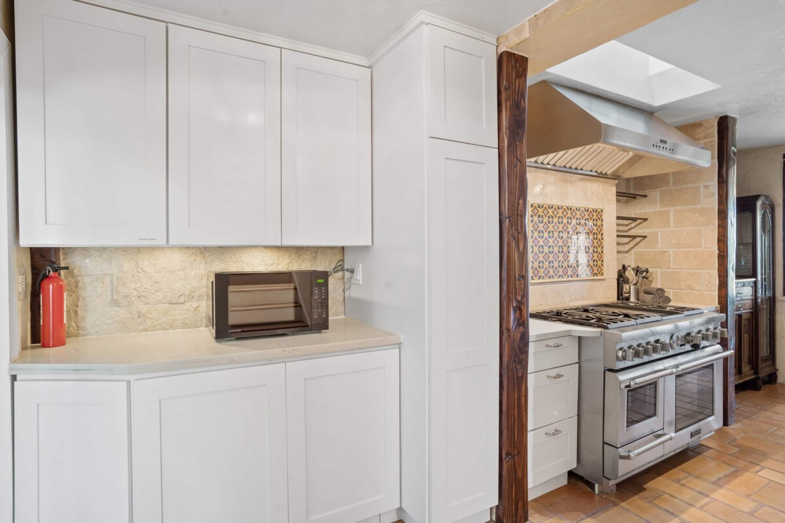 Stylish 3BR Pacifica Home, Stunning Ocean View - Photo 66