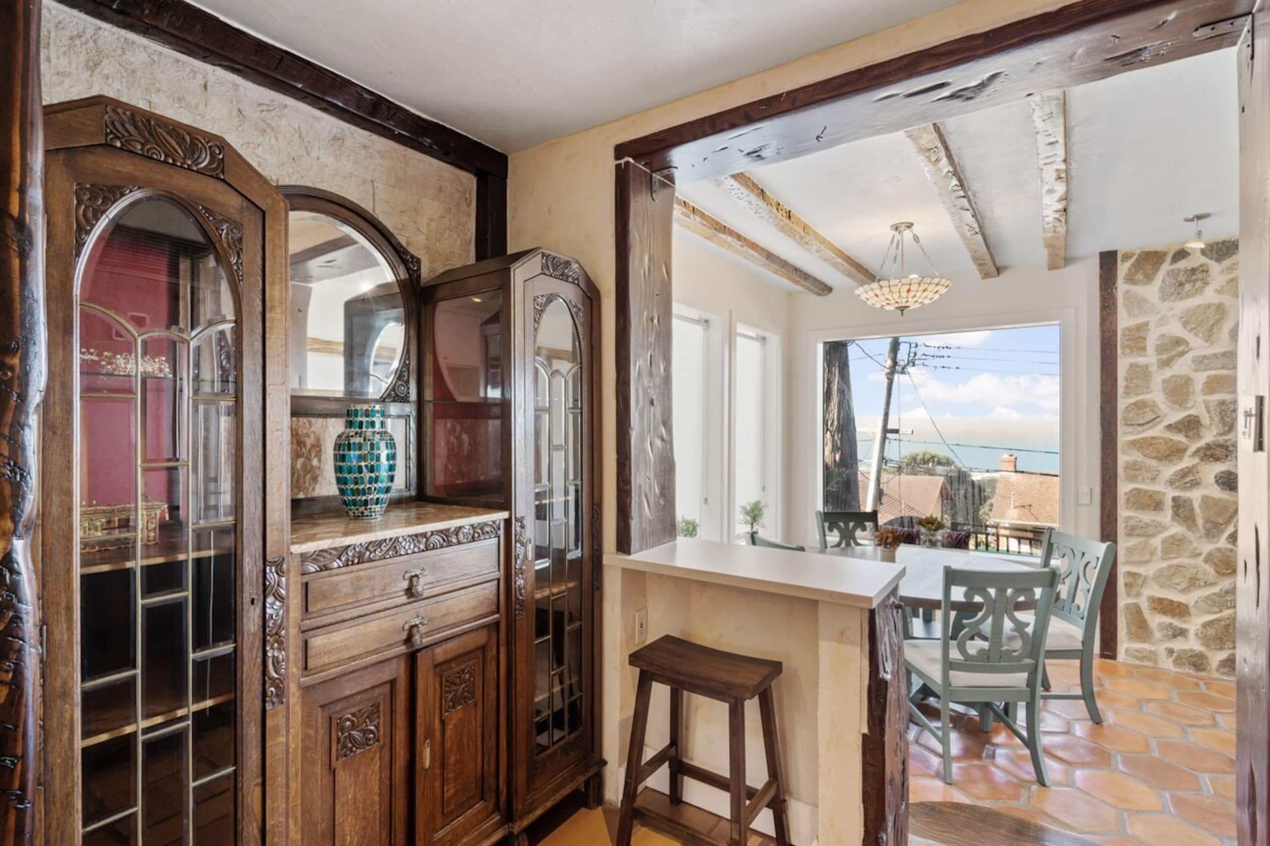 Stylish 3BR Pacifica Home, Stunning Ocean View - Photo 4