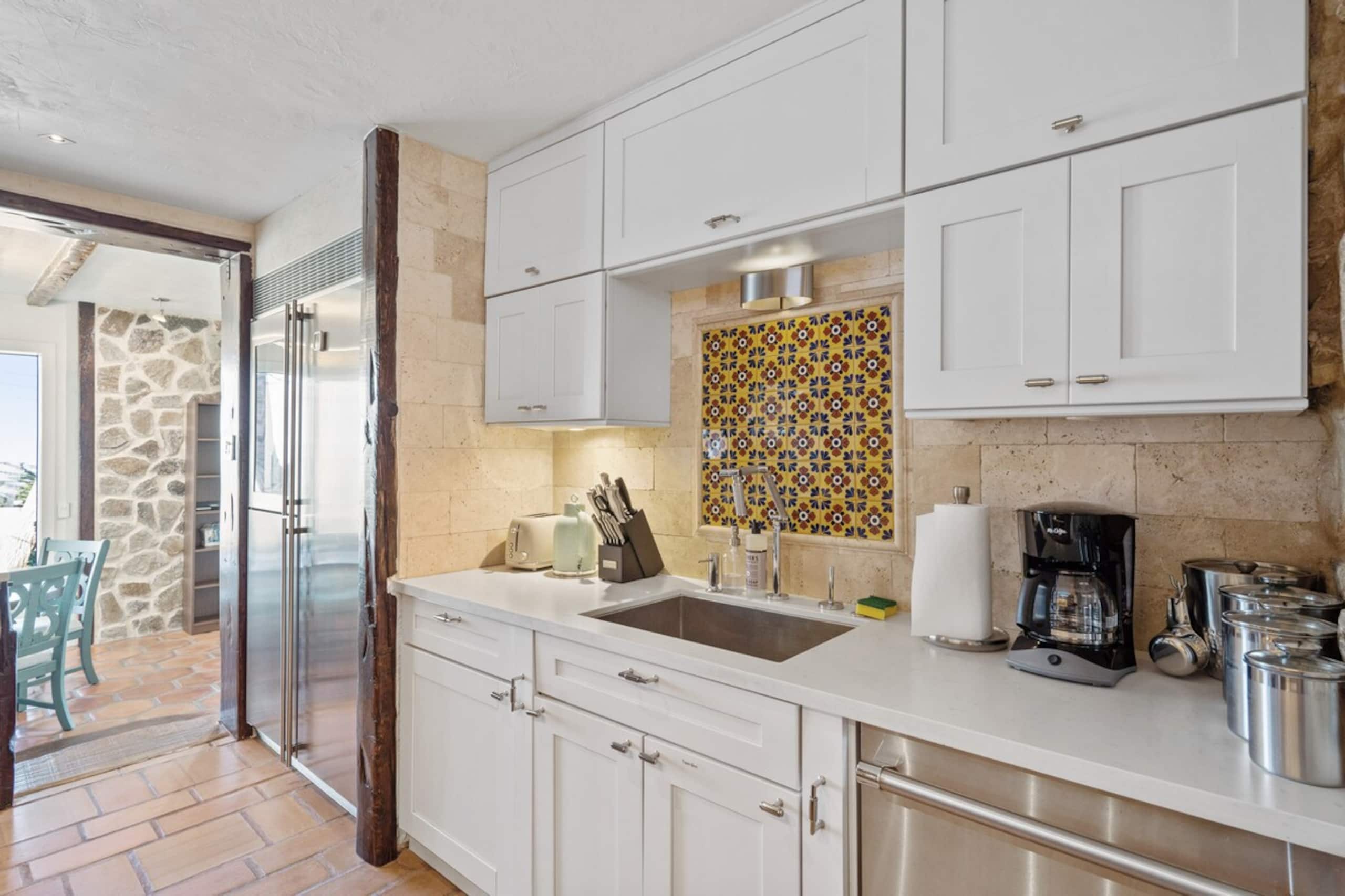 Stylish 3BR Pacifica Home, Stunning Ocean View - Photo 10