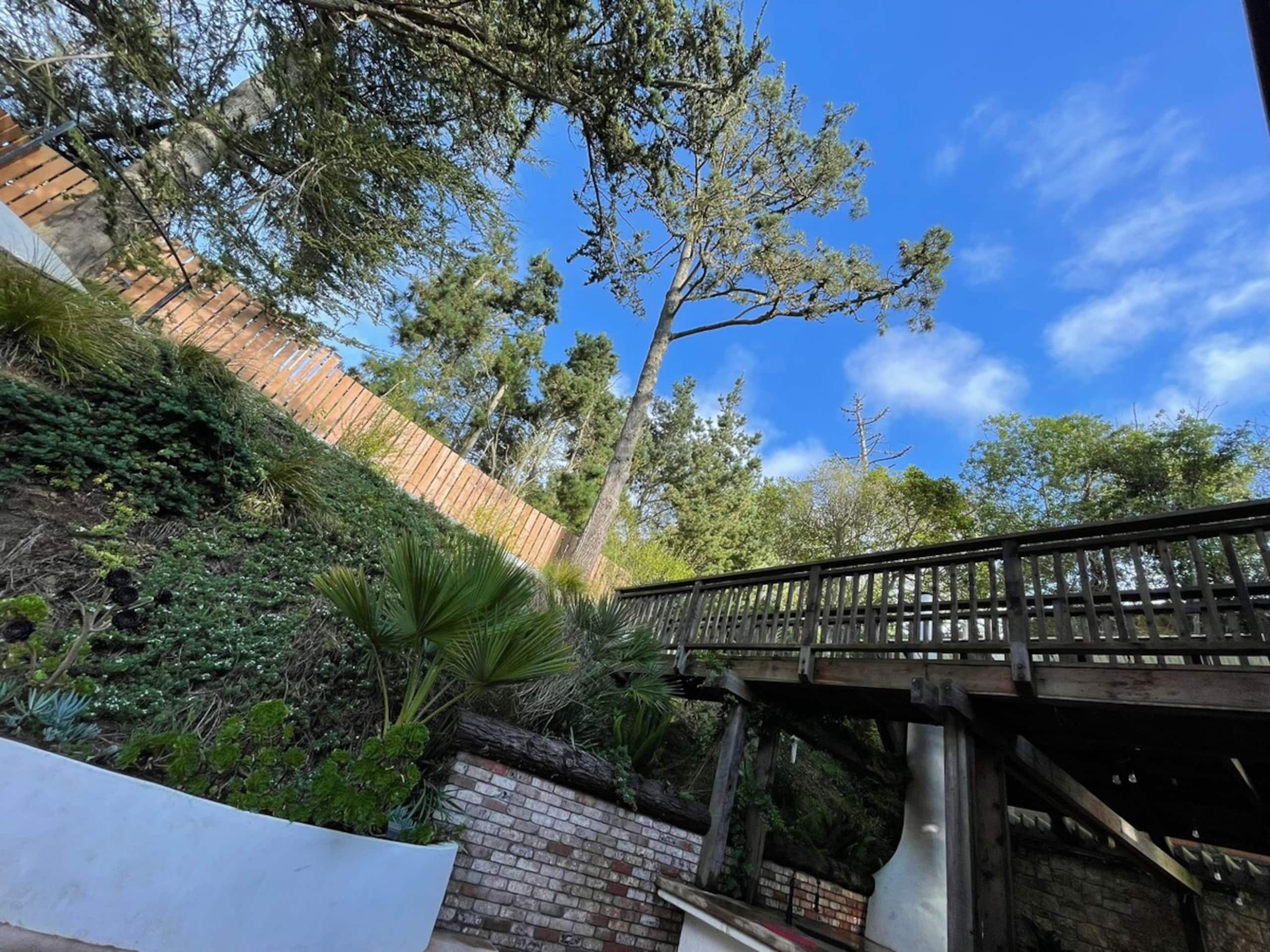 Stylish 3BR Pacifica Home, Stunning Ocean View - Photo 54