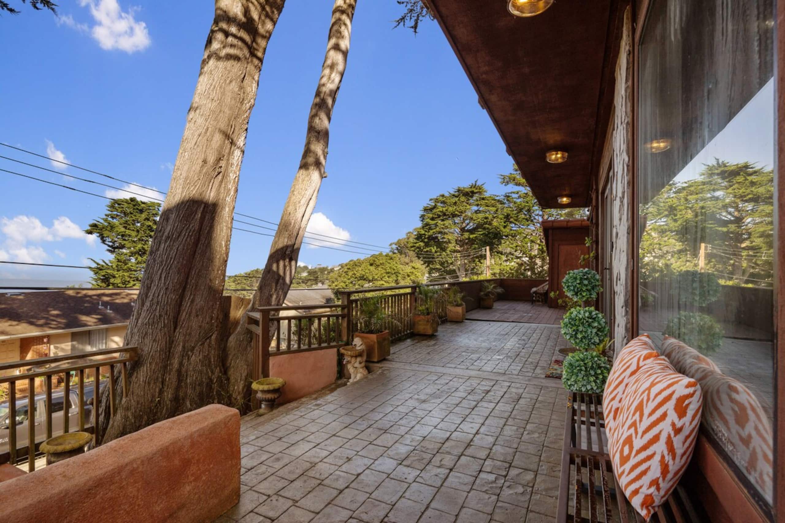 Stylish 3BR Pacifica Home, Stunning Ocean View - Photo 56