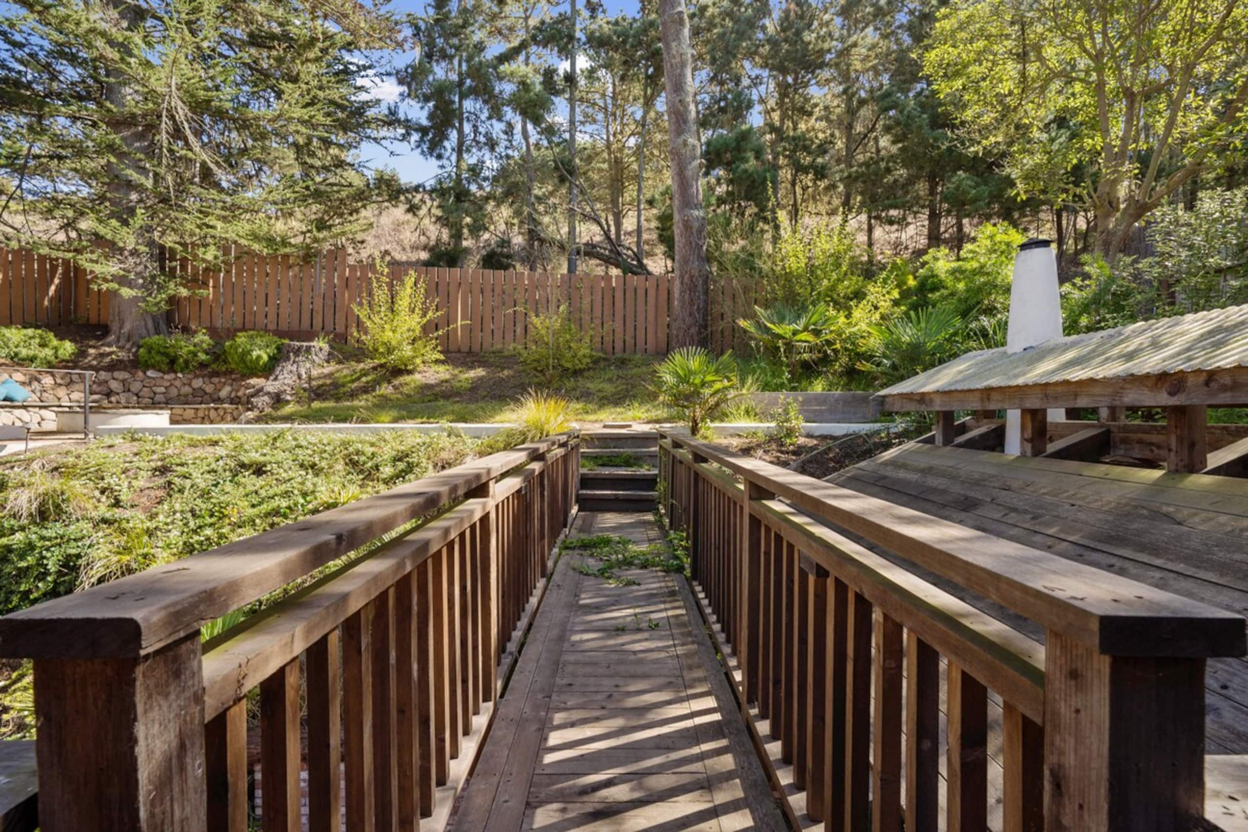 Stylish 3BR Pacifica Home, Stunning Ocean View - Photo 39