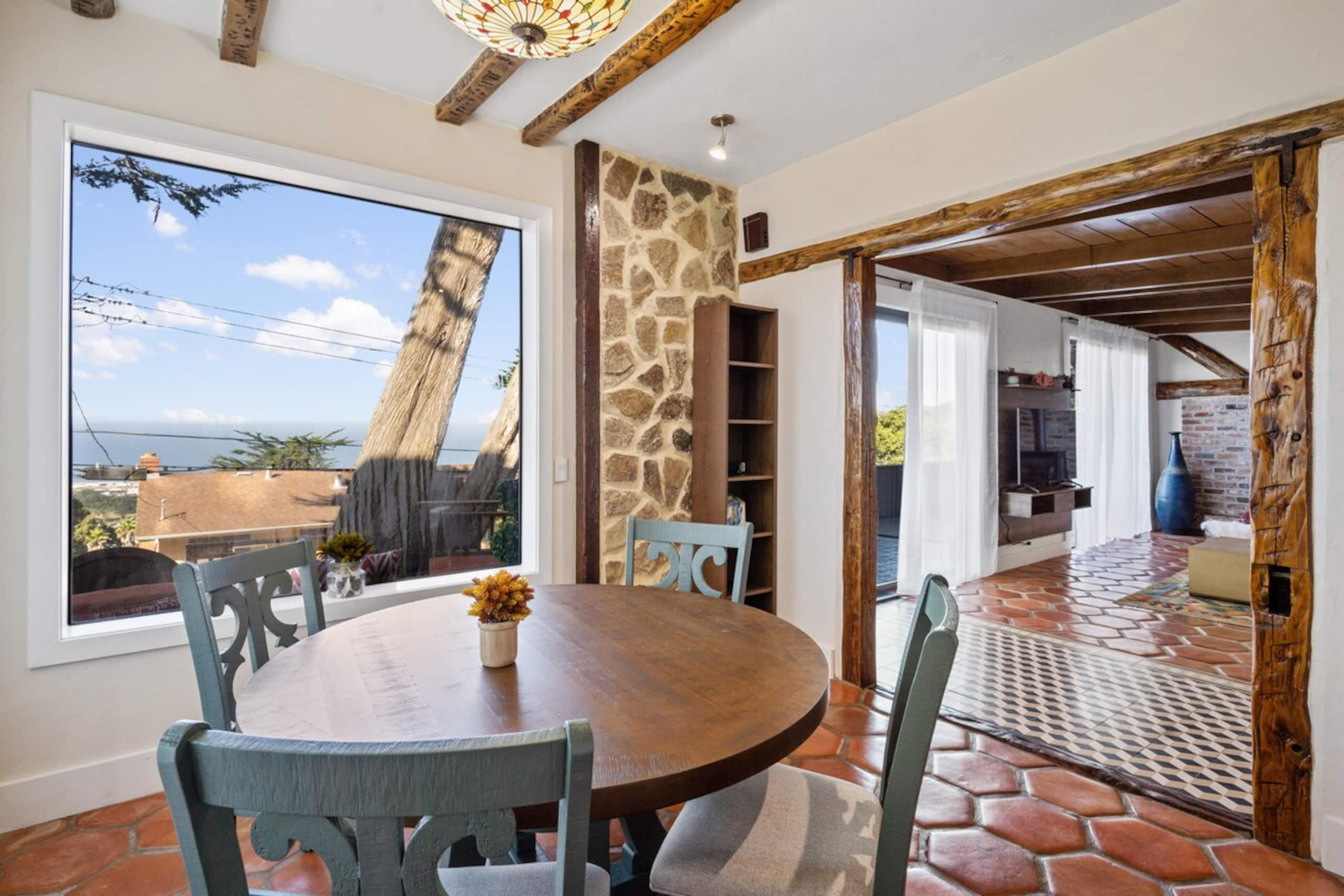 Stylish 3BR Pacifica Home, Stunning Ocean View - Photo 16