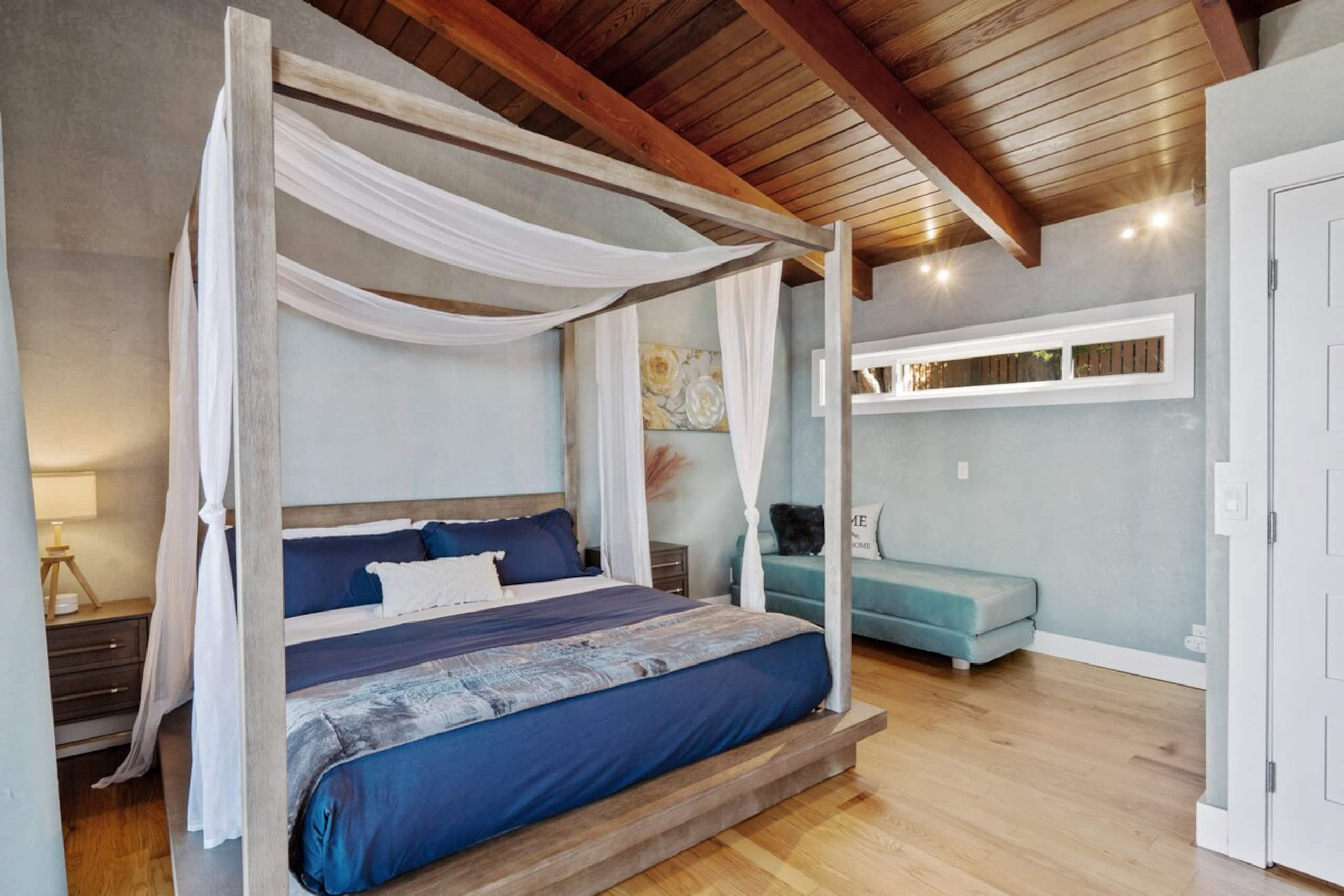 Stylish 3BR Pacifica Home, Stunning Ocean View - Photo 30