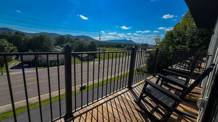 Morning Glory: Mtn Views, Steps To Pigeon Forge - Pigeon Forge, TN