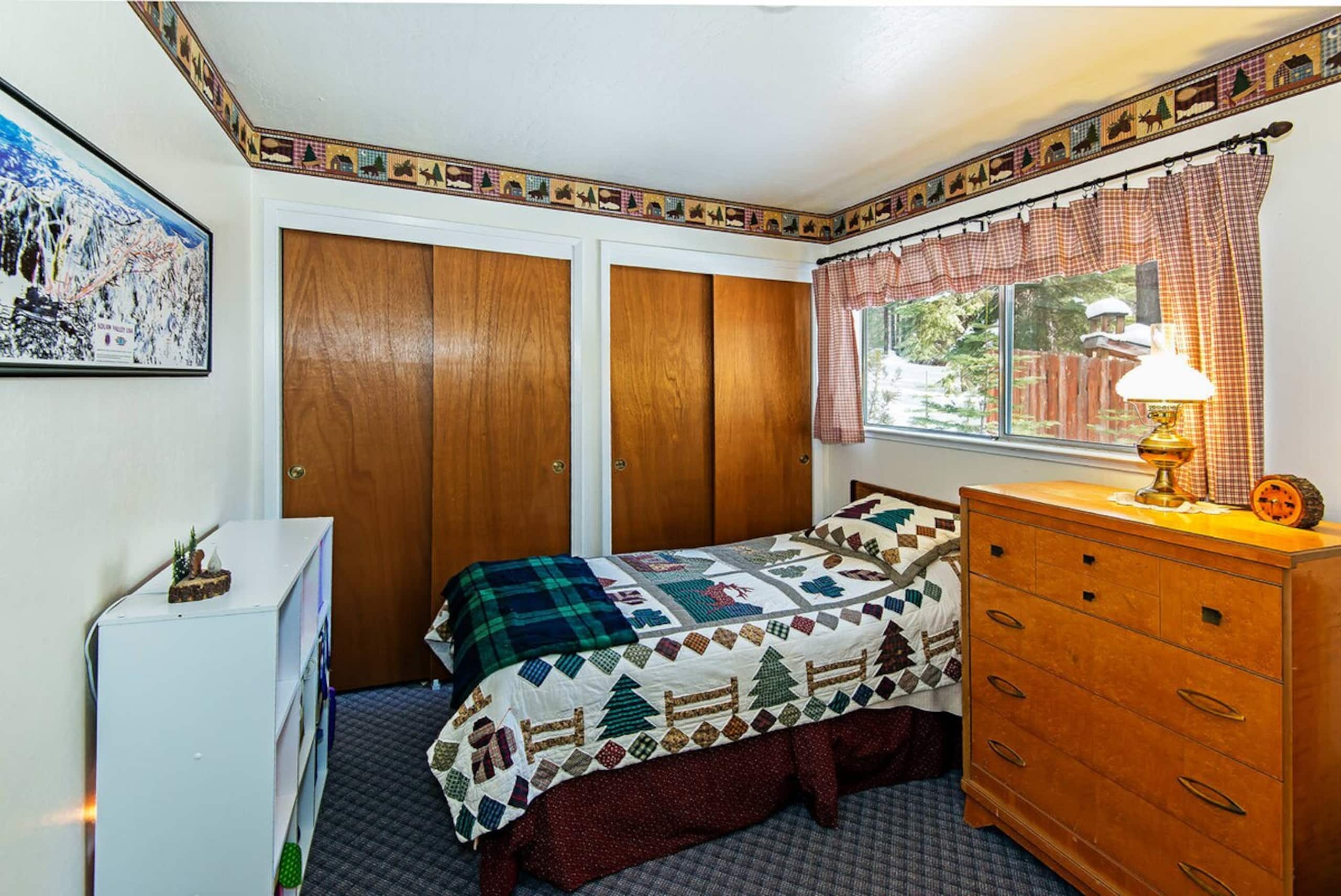 Cherry Hills Cabin - Sleeps 6, No Pets, Family Fun - Photo 19