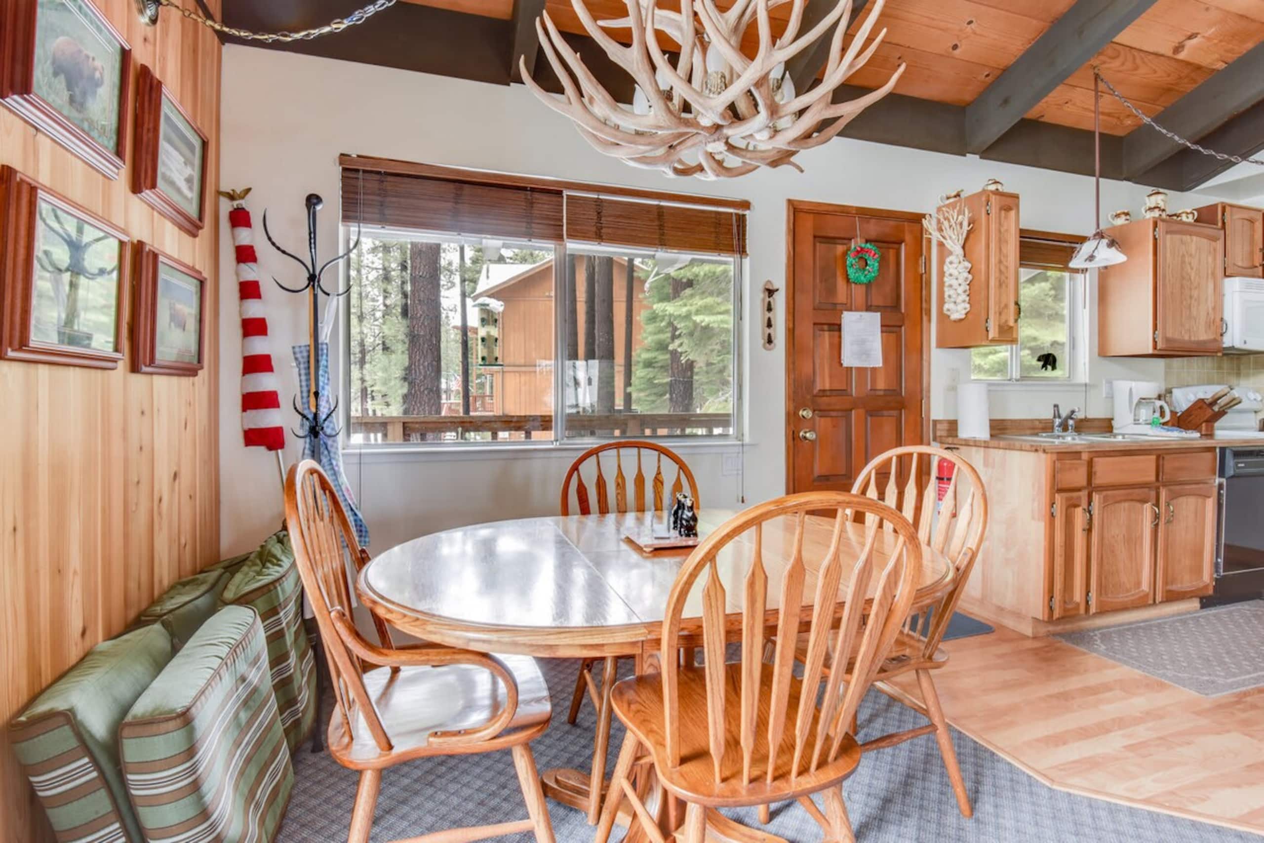 Cherry Hills Cabin - Sleeps 6, No Pets, Family Fun - Photo 9