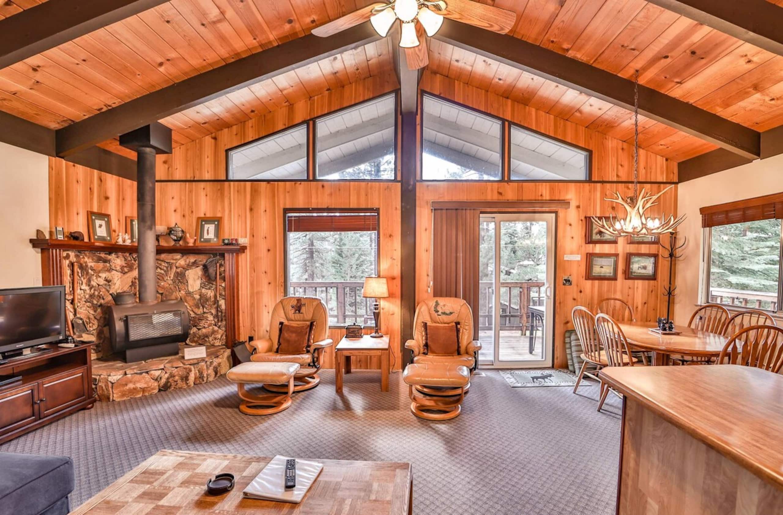 Cherry Hills Cabin - Sleeps 6, No Pets, Family Fun - Photo 2