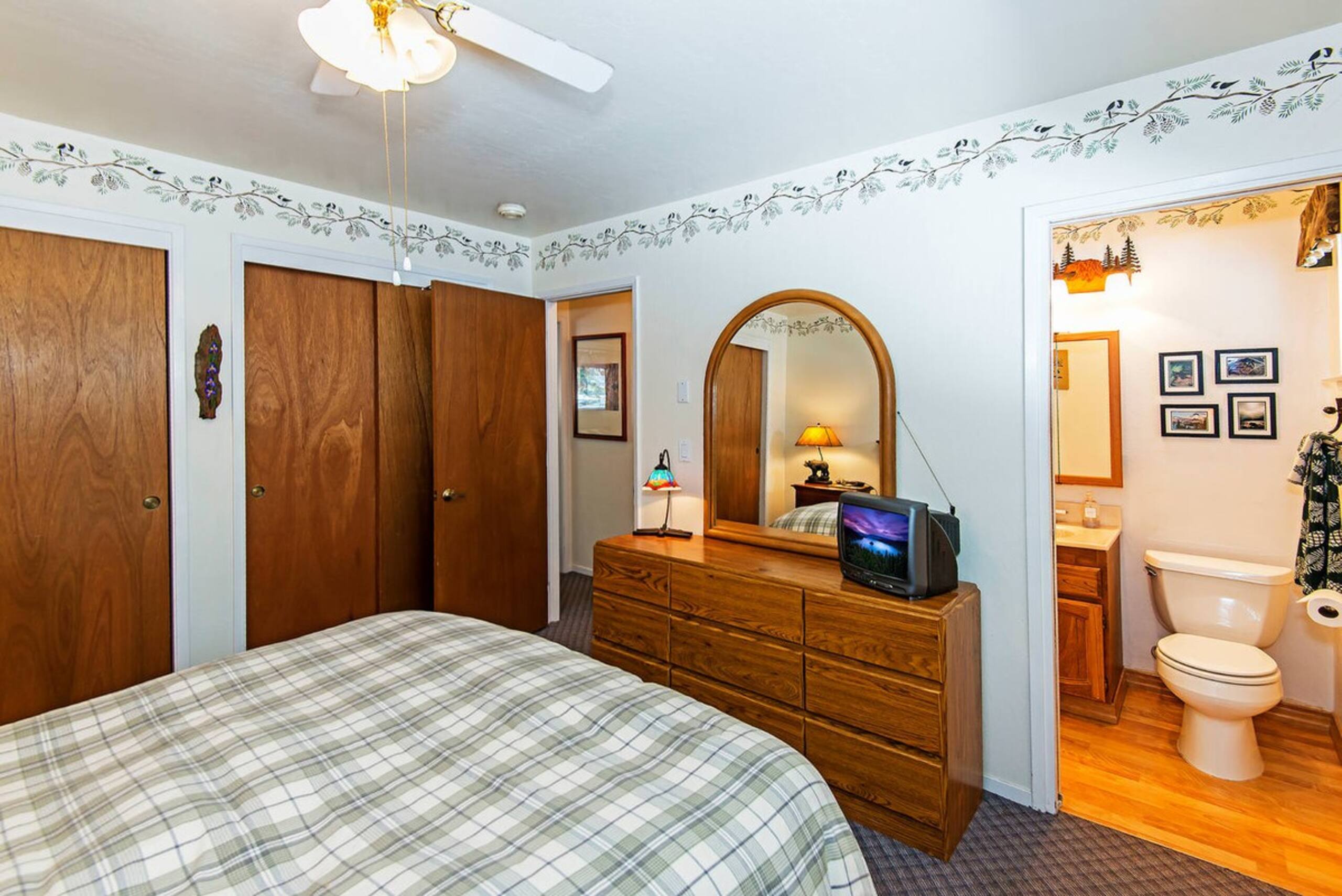 Cherry Hills Cabin - Sleeps 6, No Pets, Family Fun - Photo 12