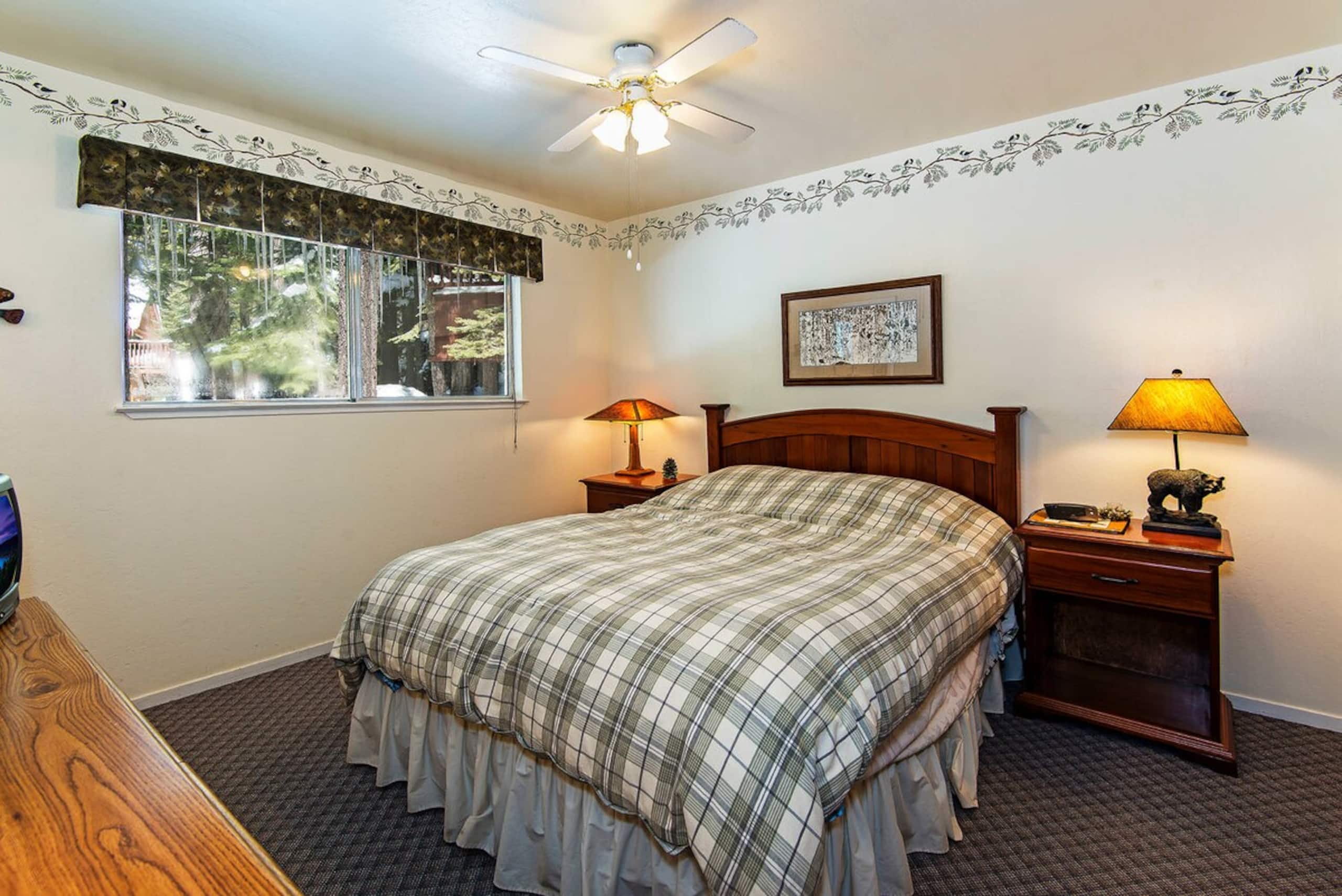 Cherry Hills Cabin - Sleeps 6, No Pets, Family Fun - Photo 13