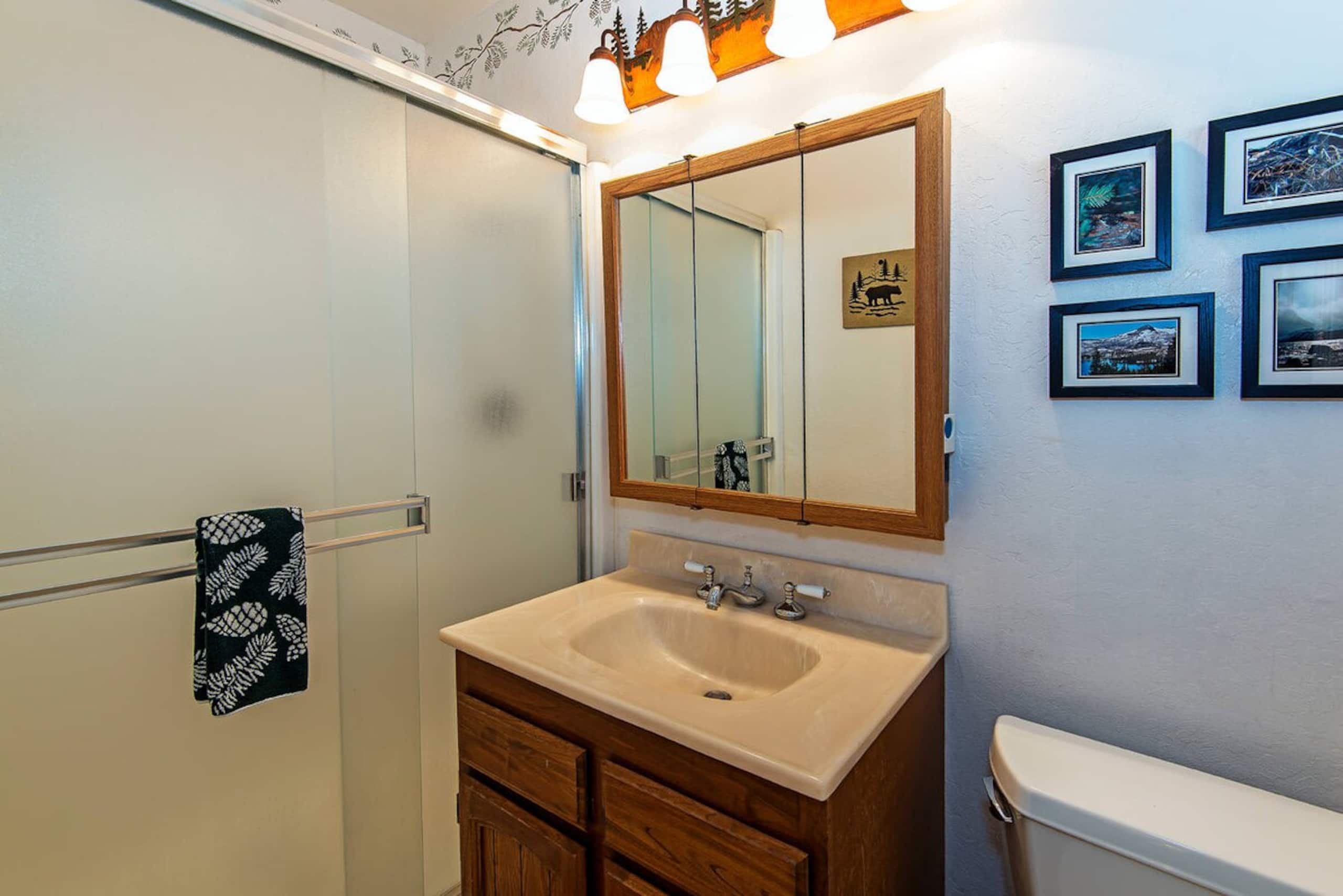 Cherry Hills Cabin - Sleeps 6, No Pets, Family Fun - Photo 20