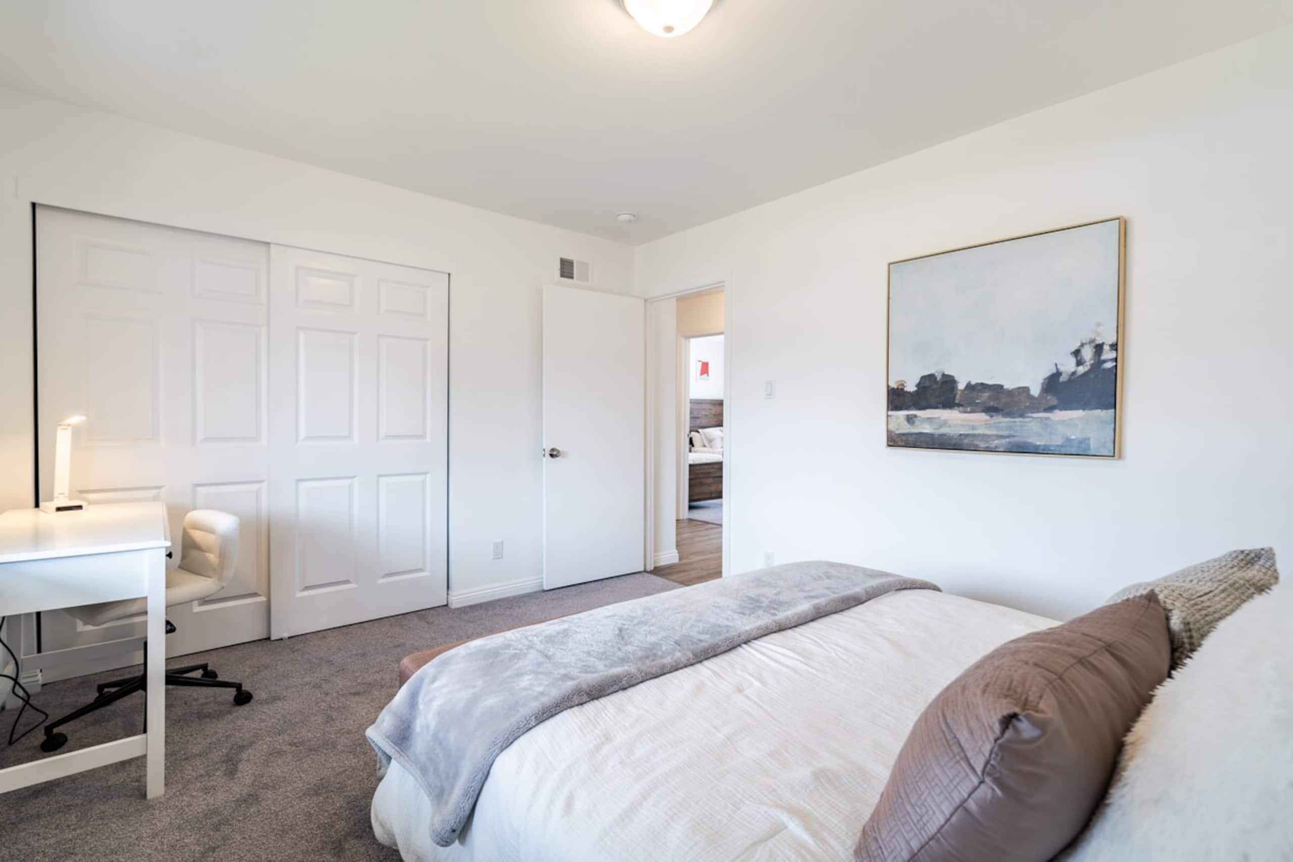 Cozy Home in South San Francisco - Photo 14