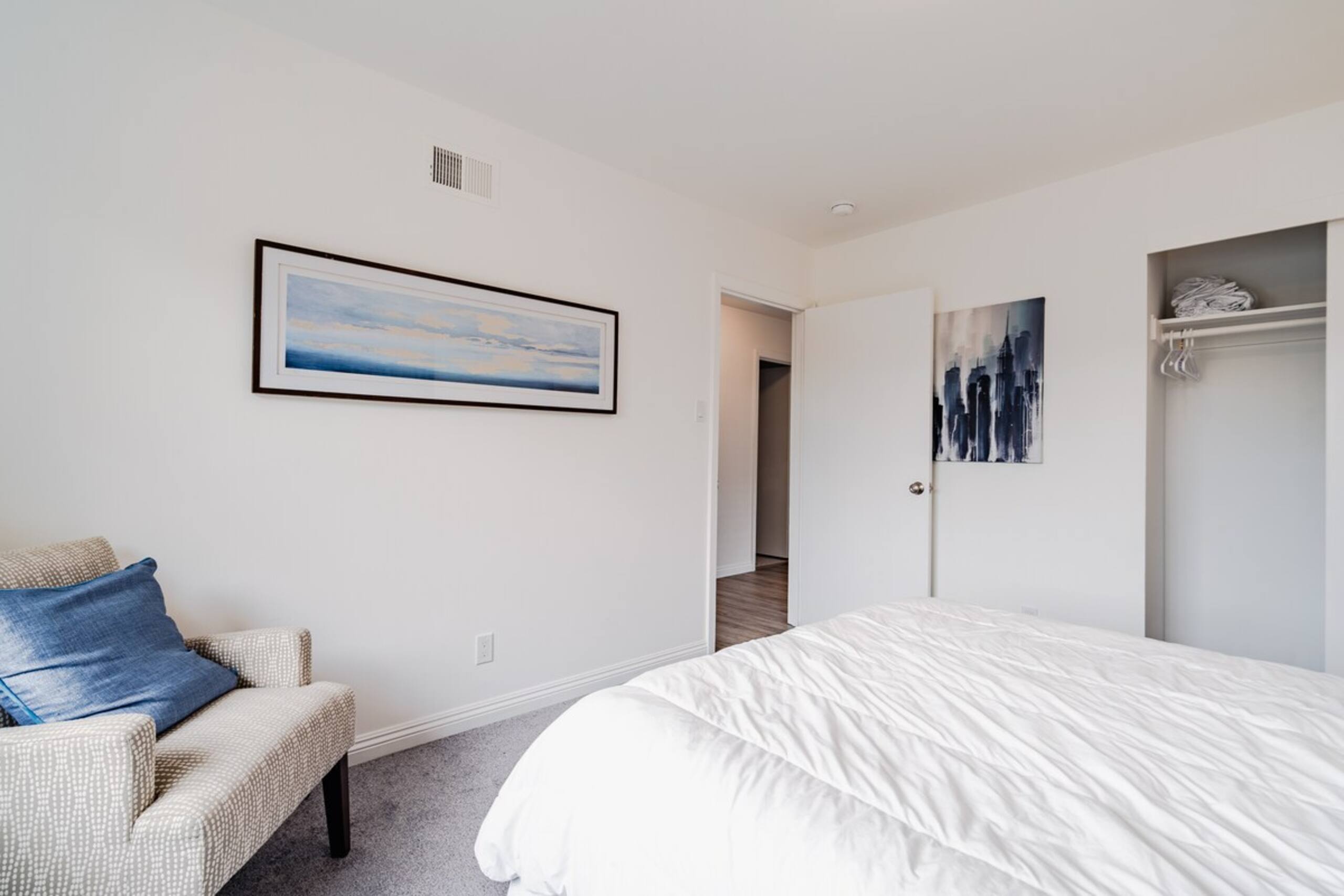 Cozy Home in South San Francisco - Photo 17