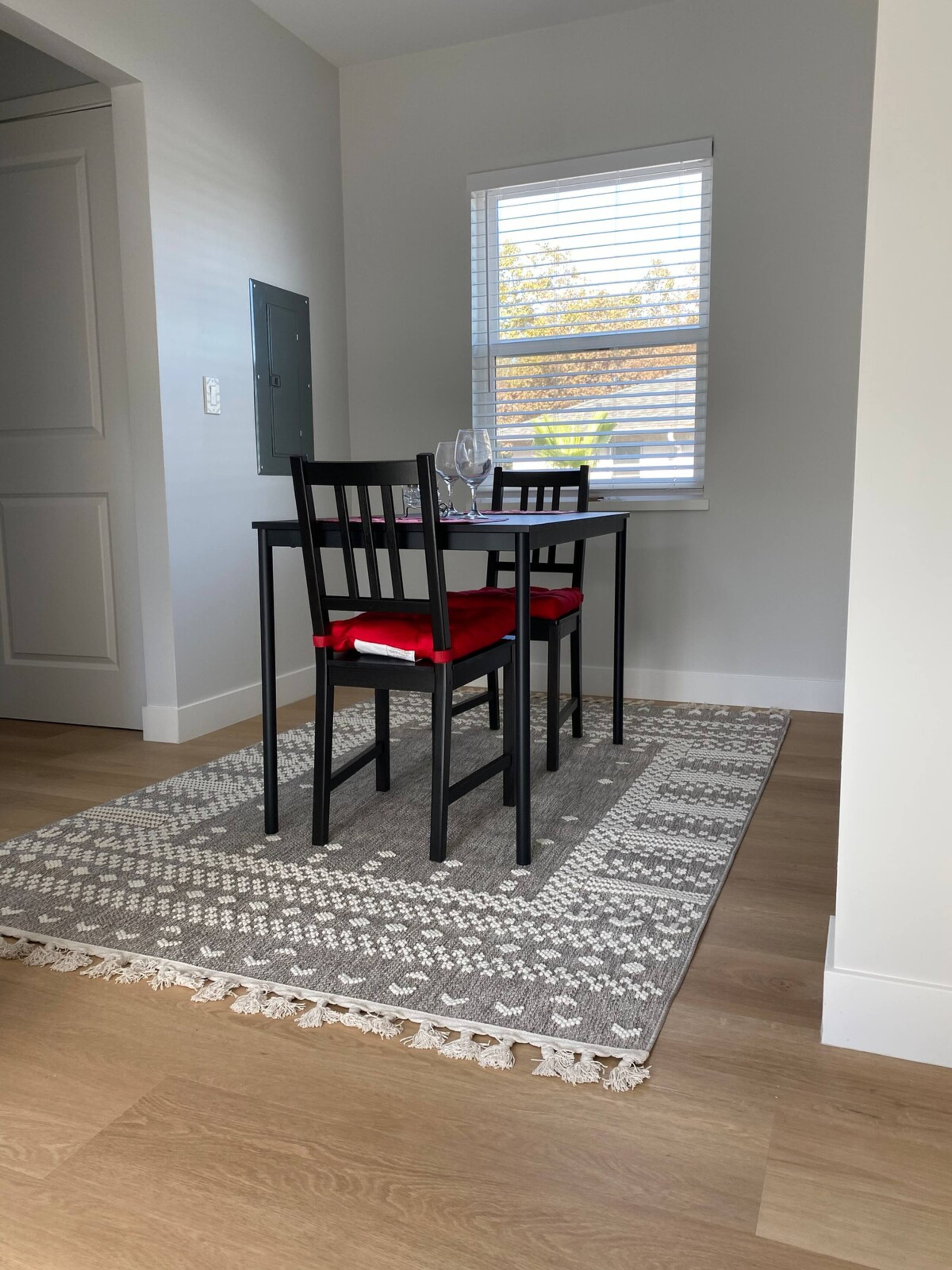 Palo Alto - Quiet & Comfortable Apartment, Parking - Photo 11