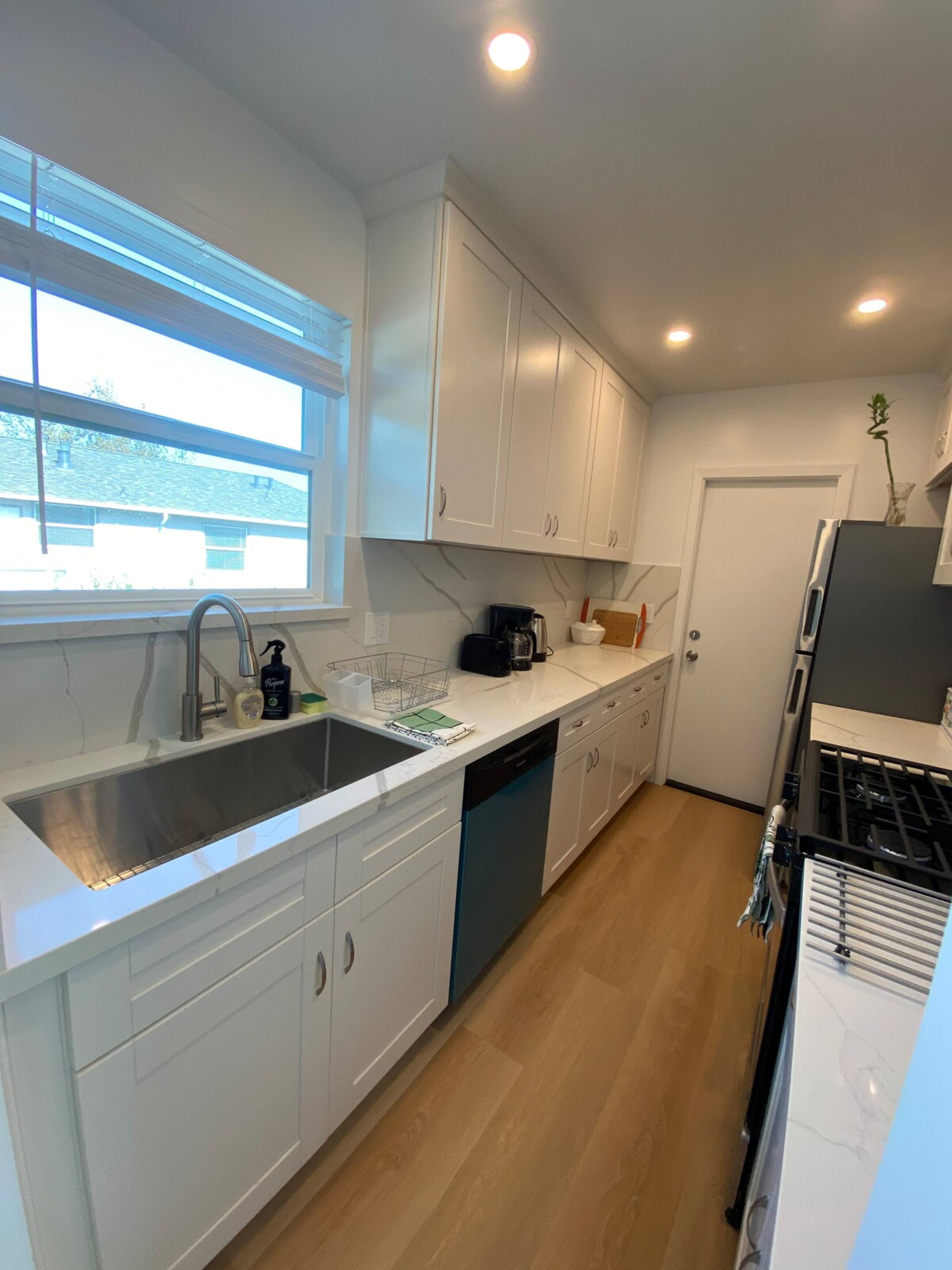 Palo Alto - Quiet & Comfortable Apartment, Parking - Photo 5