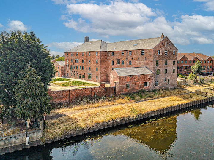 Stylish Stay In Newark's Historic Mill - Southwell