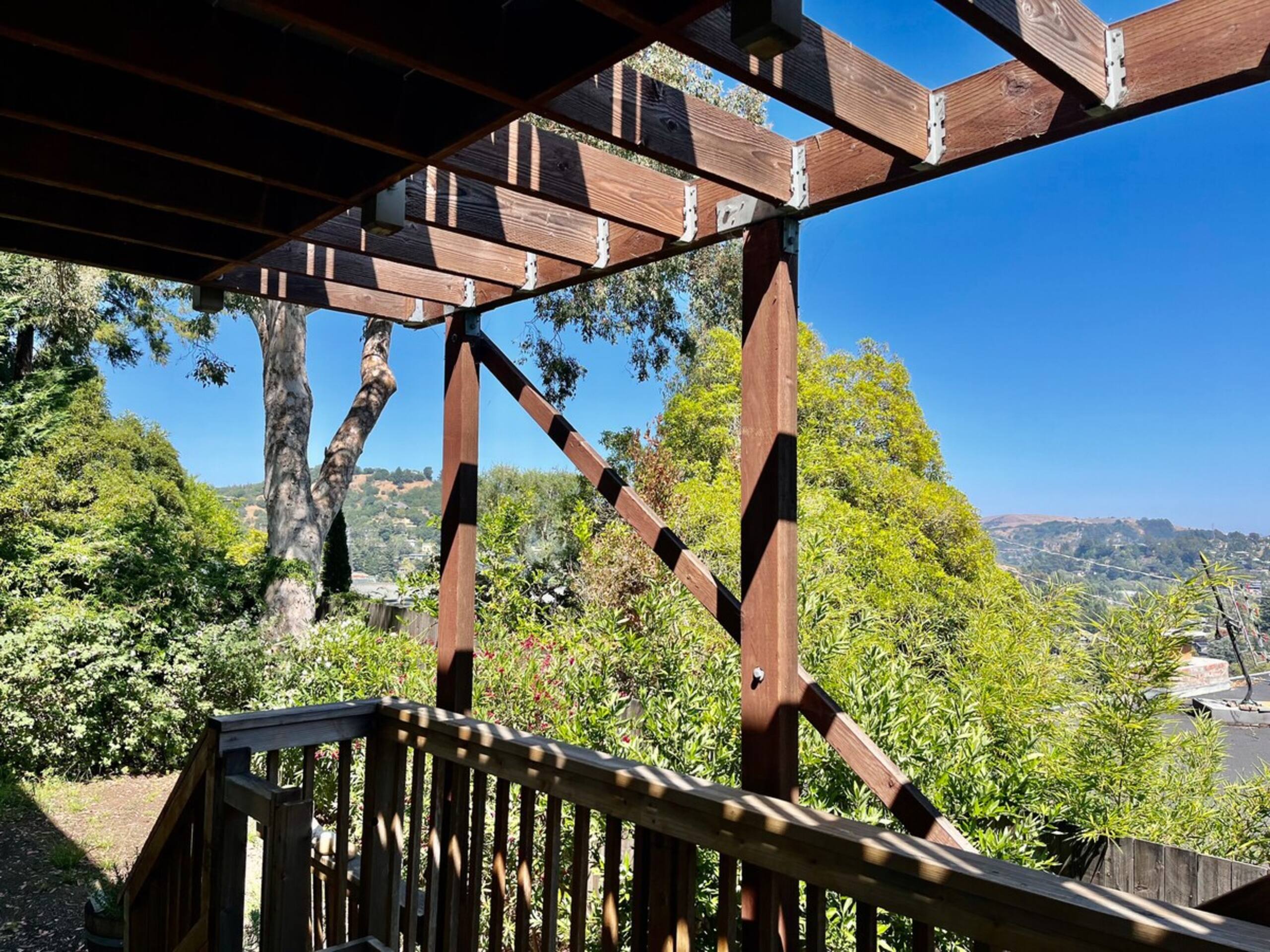 Charming 2 Bed Home - Photo 22