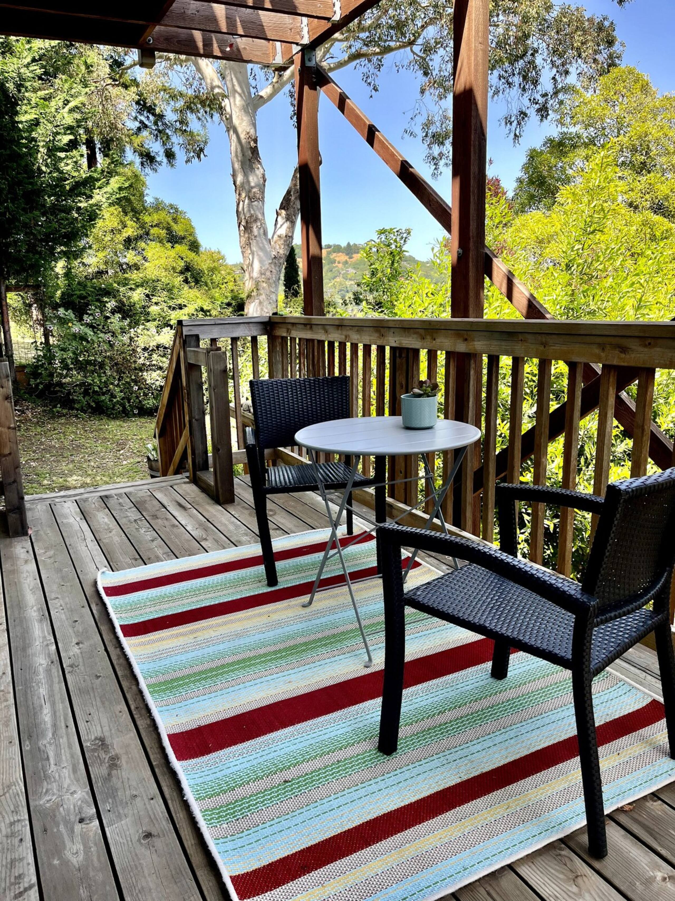 Charming 2 Bed Home - Photo 21