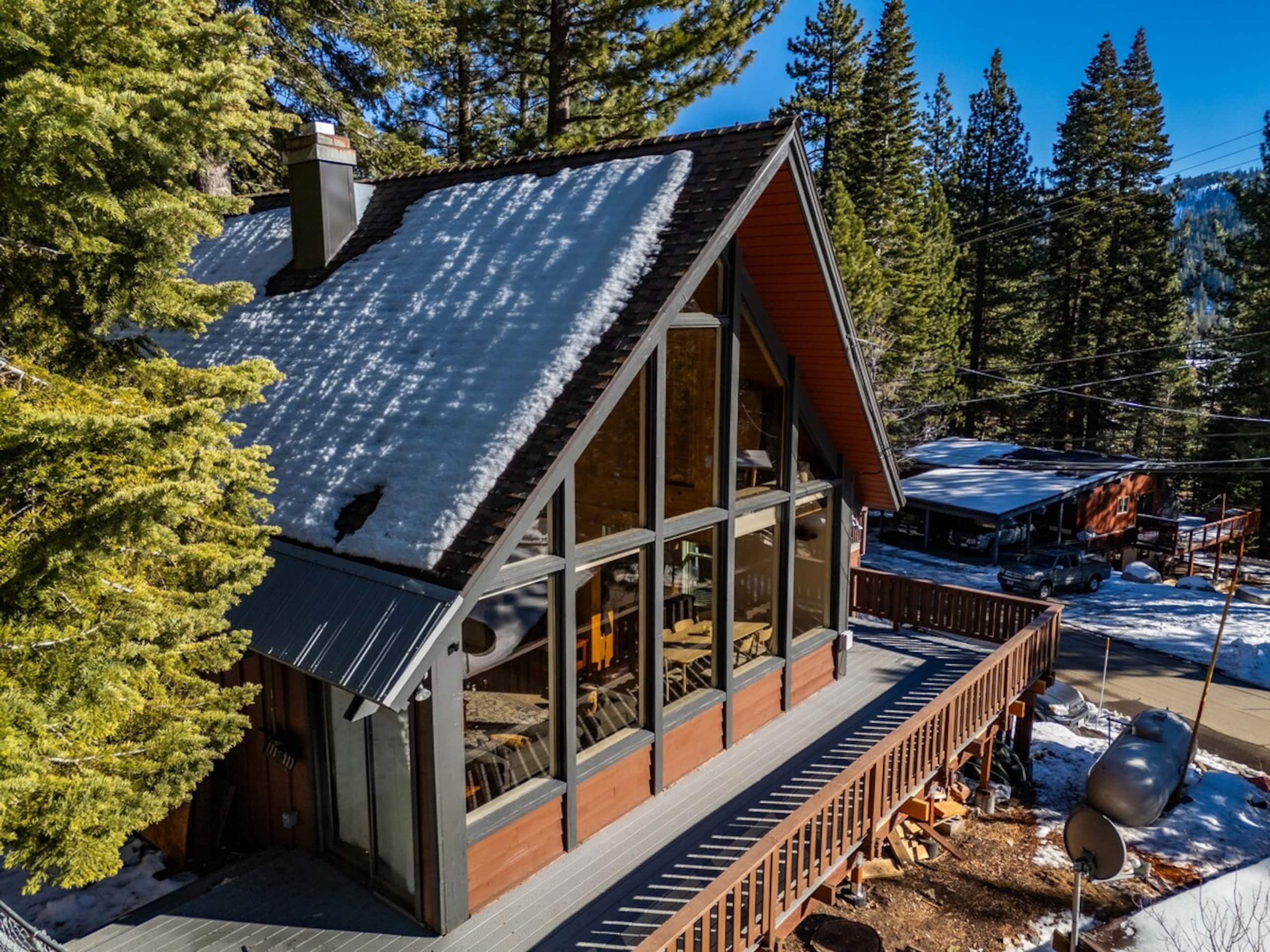 Tahoe Summer Dog Friendly Home in Olympic Valley - Photo 4