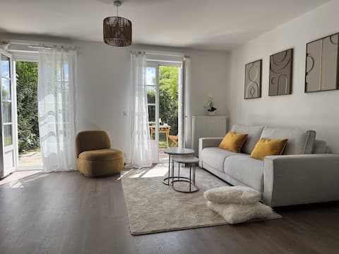 Top Airbnb: Chic & cozy apartment 5 minutes from Disney à Serris