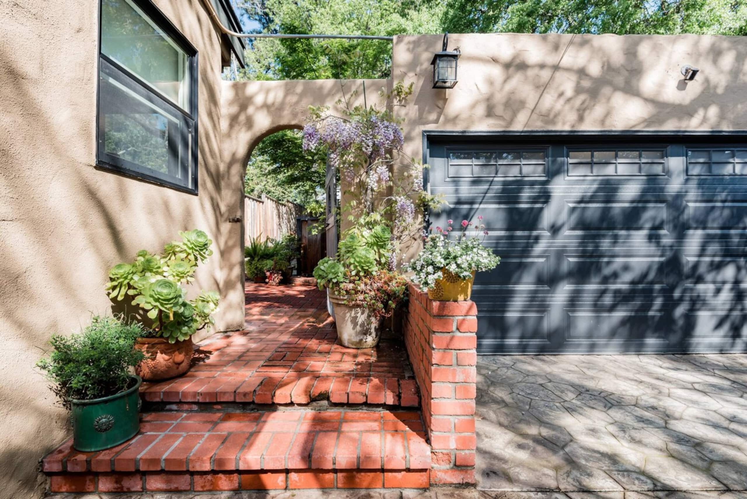 Downtown Walnut Creek Cottage (The Walnut) - Photo 17