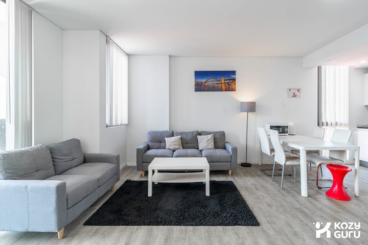 Kozyguru | Rosebery | Stylish Apt With Parking - Rosebery