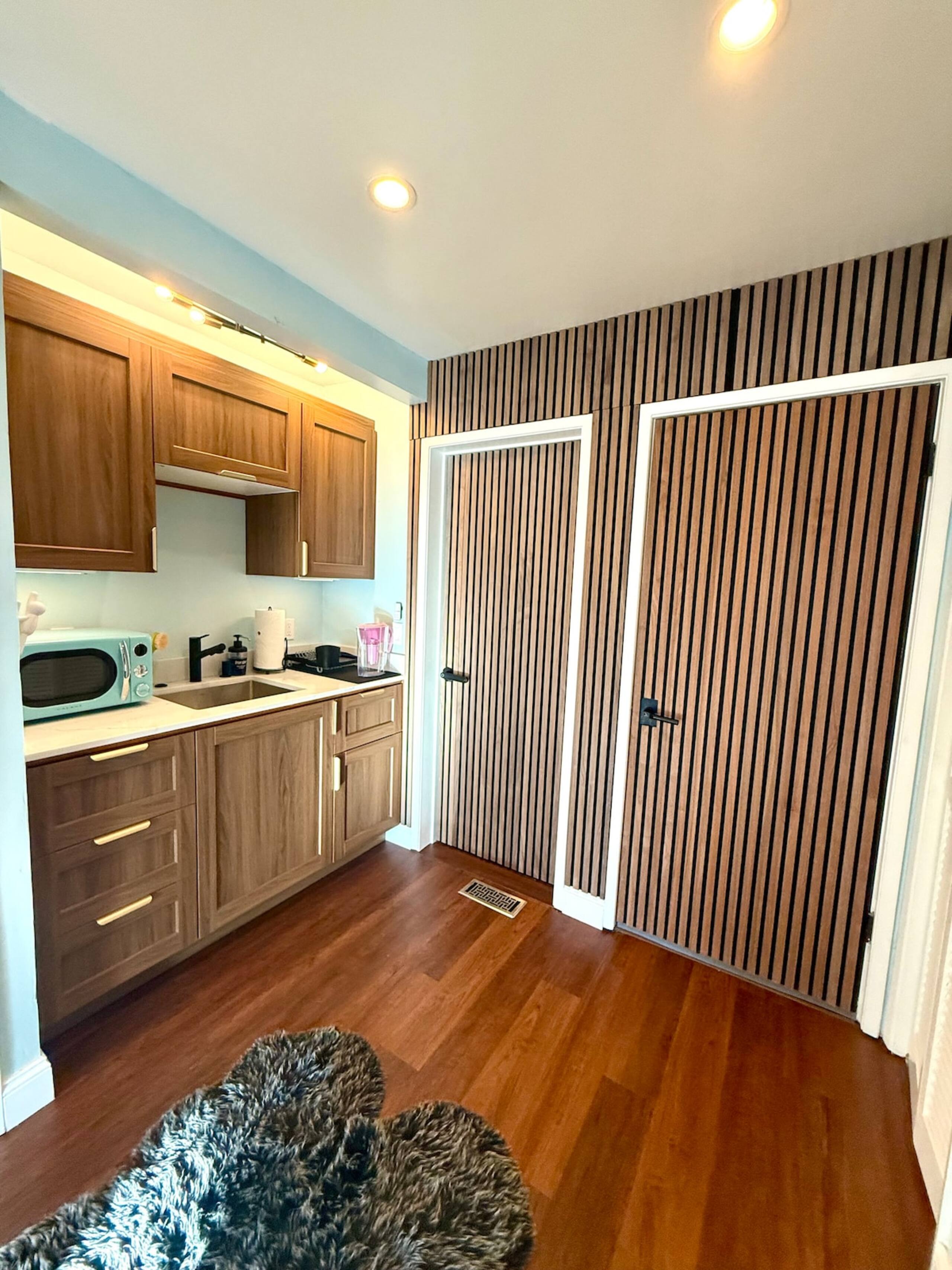 Modern 1BR Carmel Beach Escape, Mins to Downtown - Photo 9