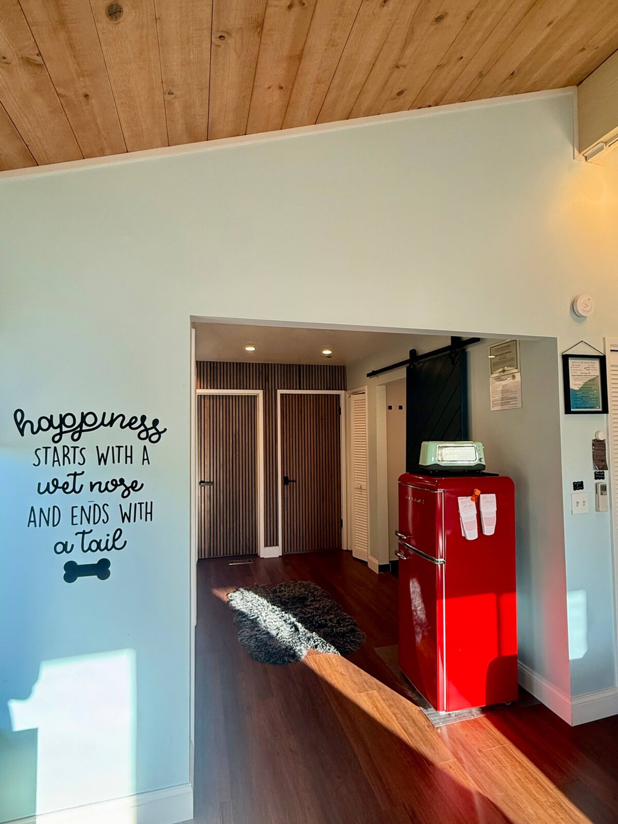 Modern 1BR Carmel Beach Escape, Mins to Downtown - Main photo