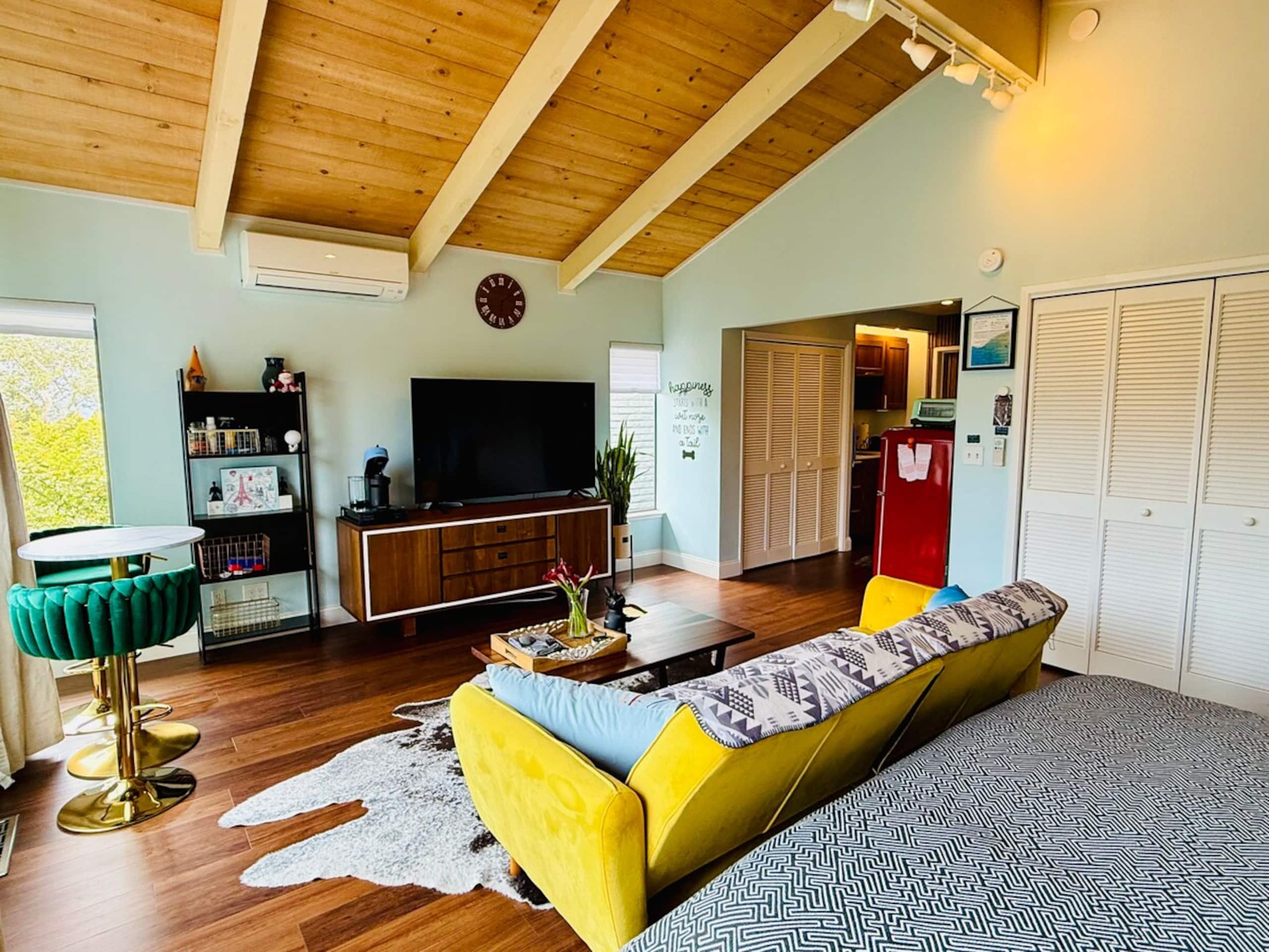 Modern 1BR Carmel Beach Escape, Mins to Downtown - Photo 15