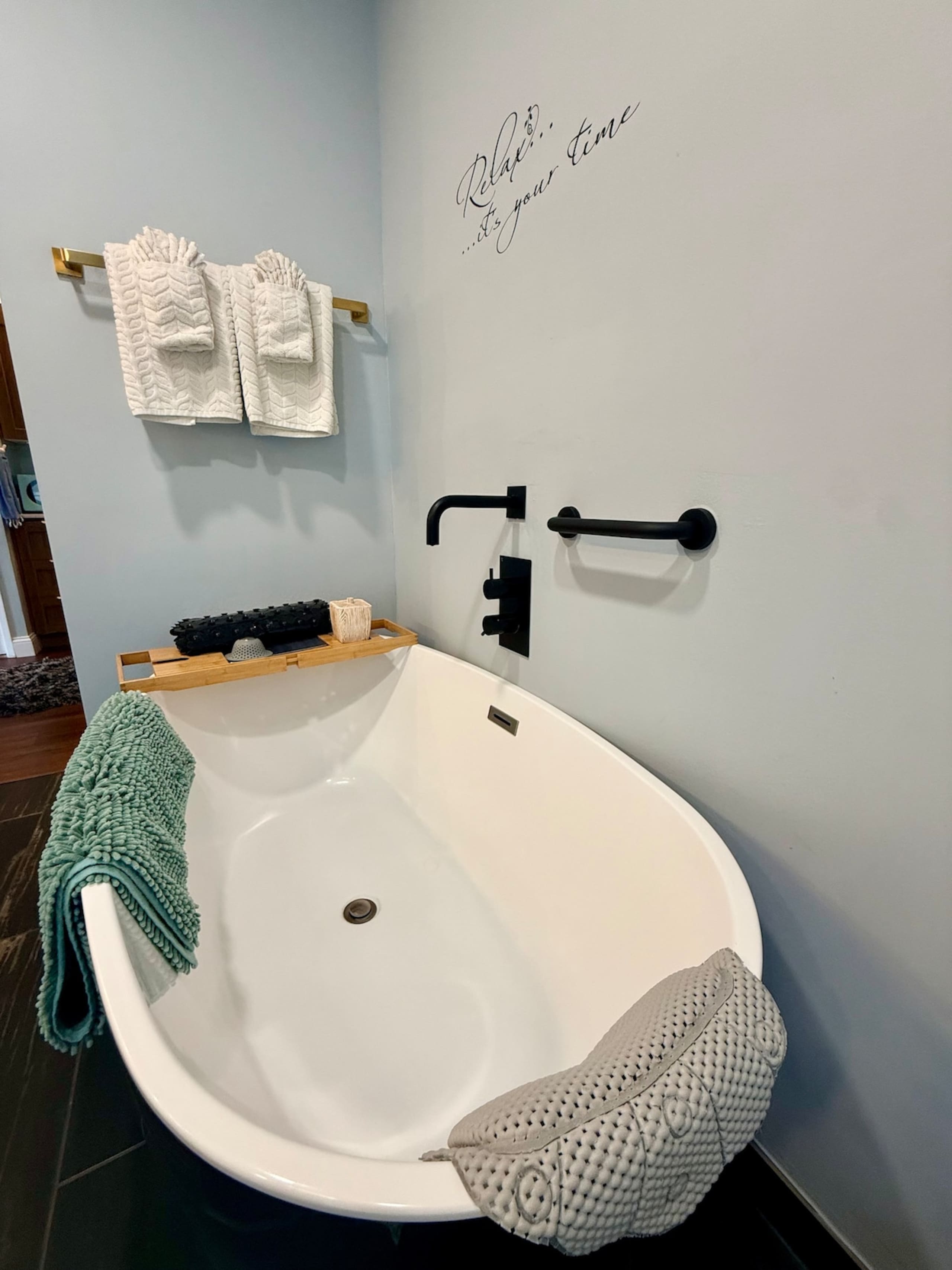 Modern 1BR Carmel Beach Escape, Mins to Downtown - Photo 24