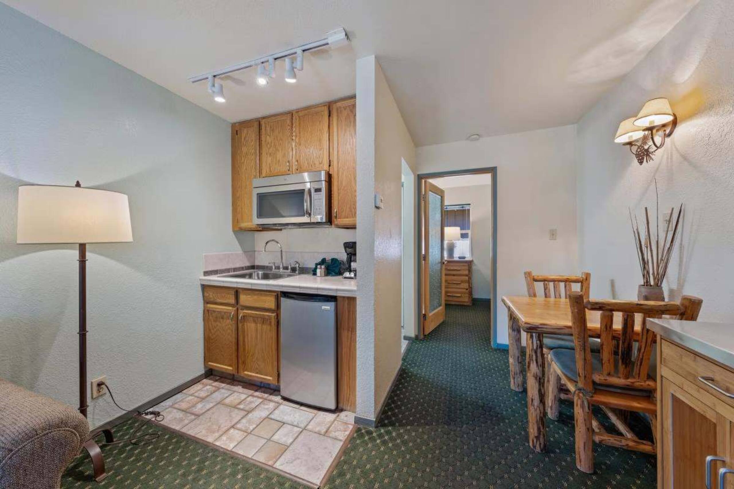 The Lodge at Lake Tahoe - Studio - Photo 5