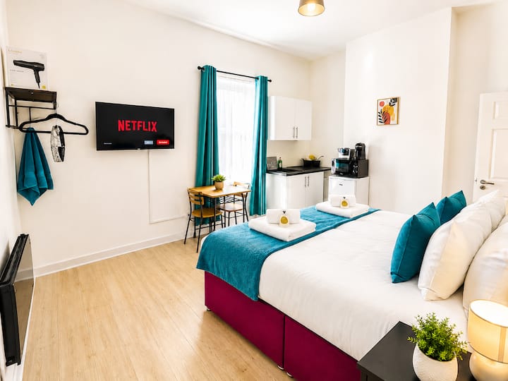 Stoneway Studio 1: Stylish, Free Parking, Wifi - Coventry