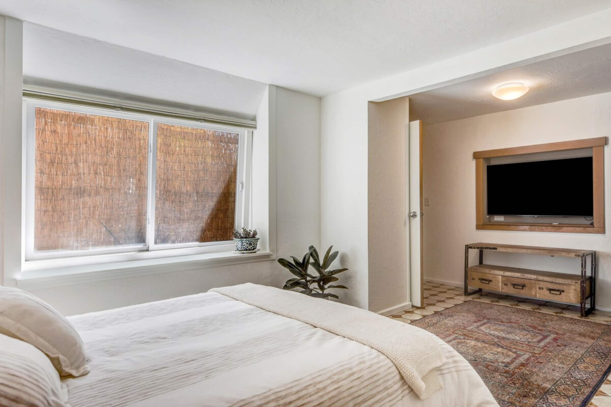 Casa Palmera Sonoma - now avail for shorter stays - Photo 10