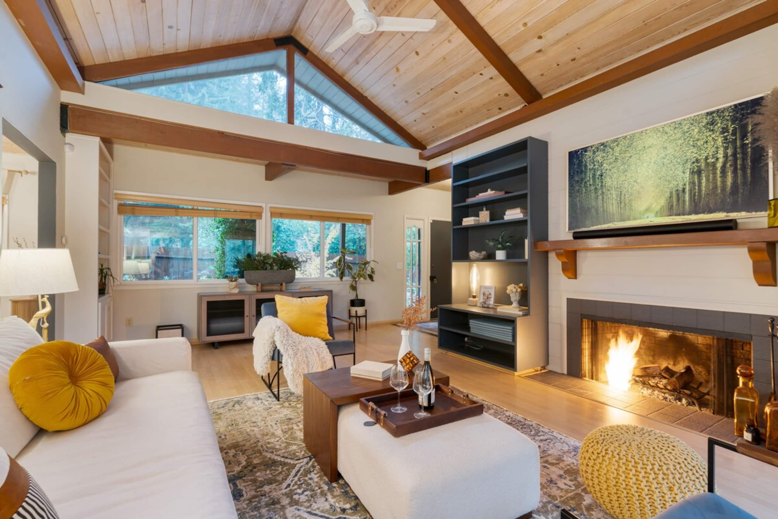Sonoma Creek Haven, Creekside Hot Tub Retreat - Photo 4