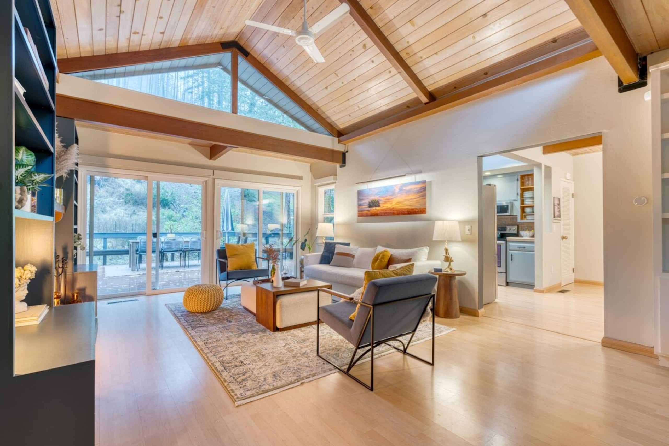 Sonoma Creek Haven, Creekside Hot Tub Retreat - Photo 8