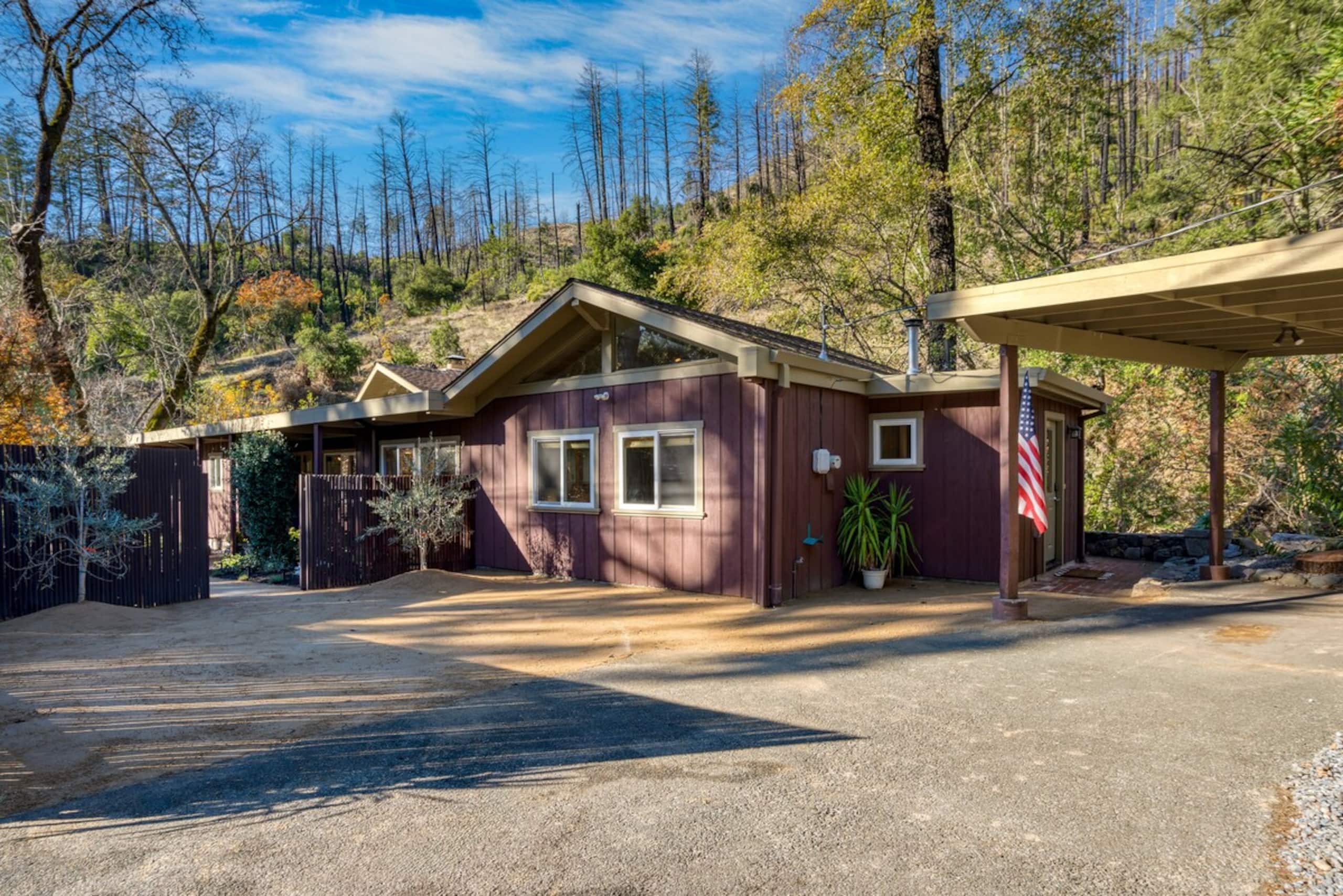 Sonoma Creek Haven, Creekside Hot Tub Retreat - Photo 58