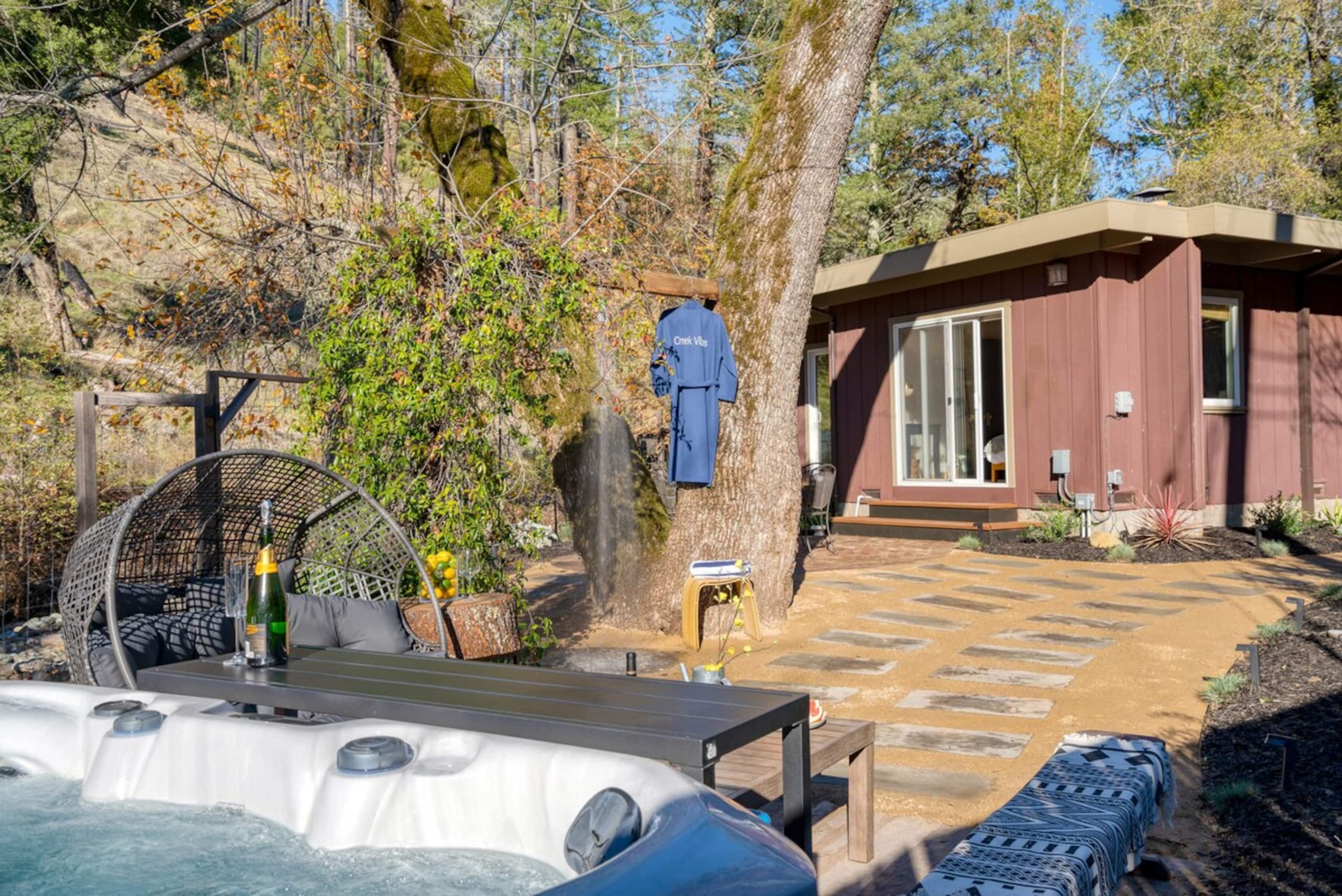 Sonoma Creek Haven, Creekside Hot Tub Retreat - Photo 70